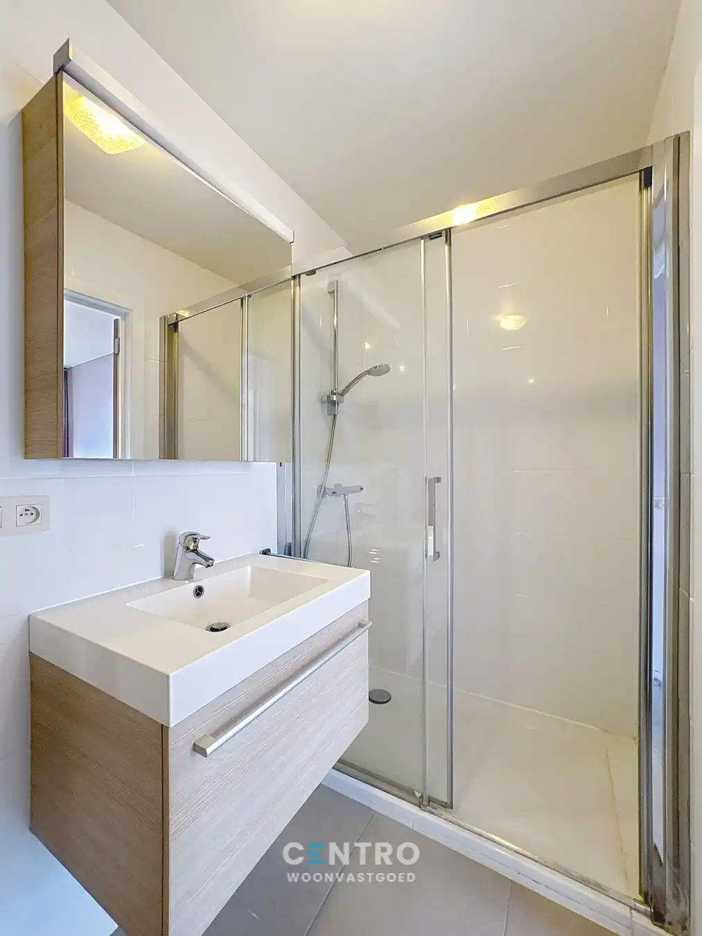 CENTRAAL gelegen appartement met 3 slpks en 2 badks! foto 7