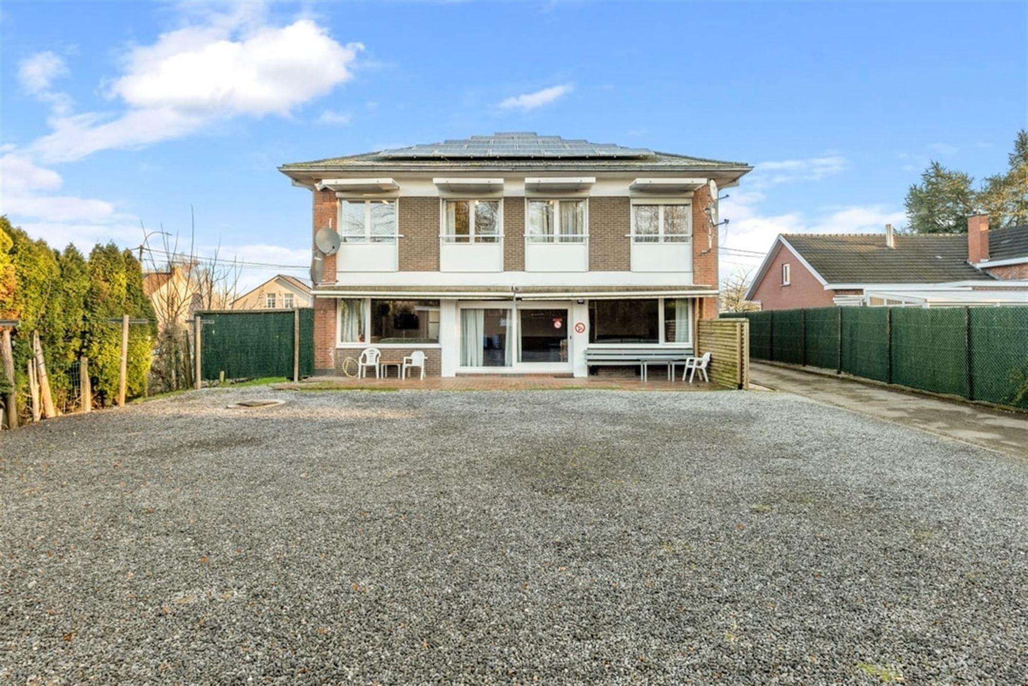 VERGUND GEMEENSCHAPSHUIS MET 15 INDIVIDUELE KAMERS foto 7