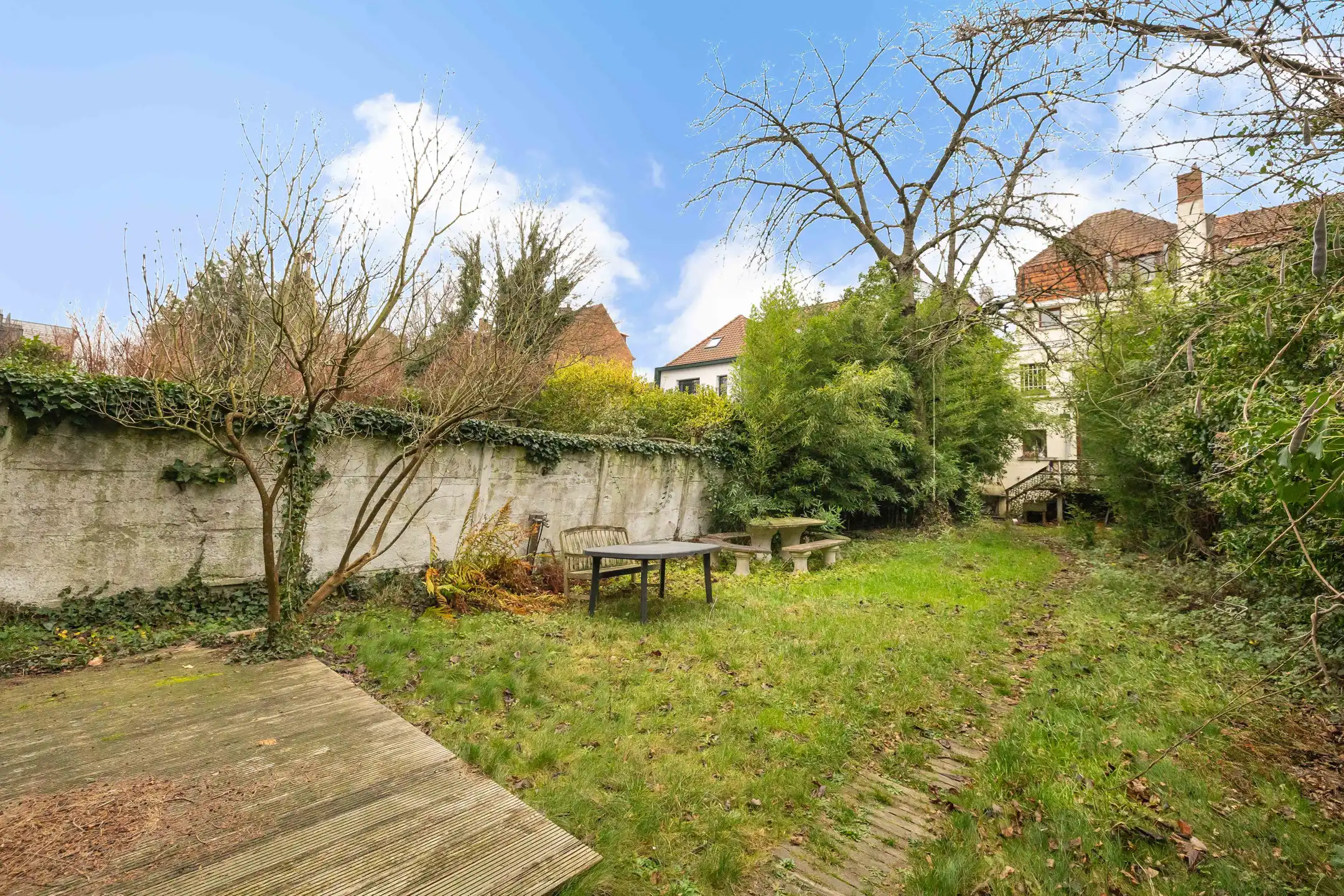 Huis met potentieel voor verkaveling van het terrein foto 12