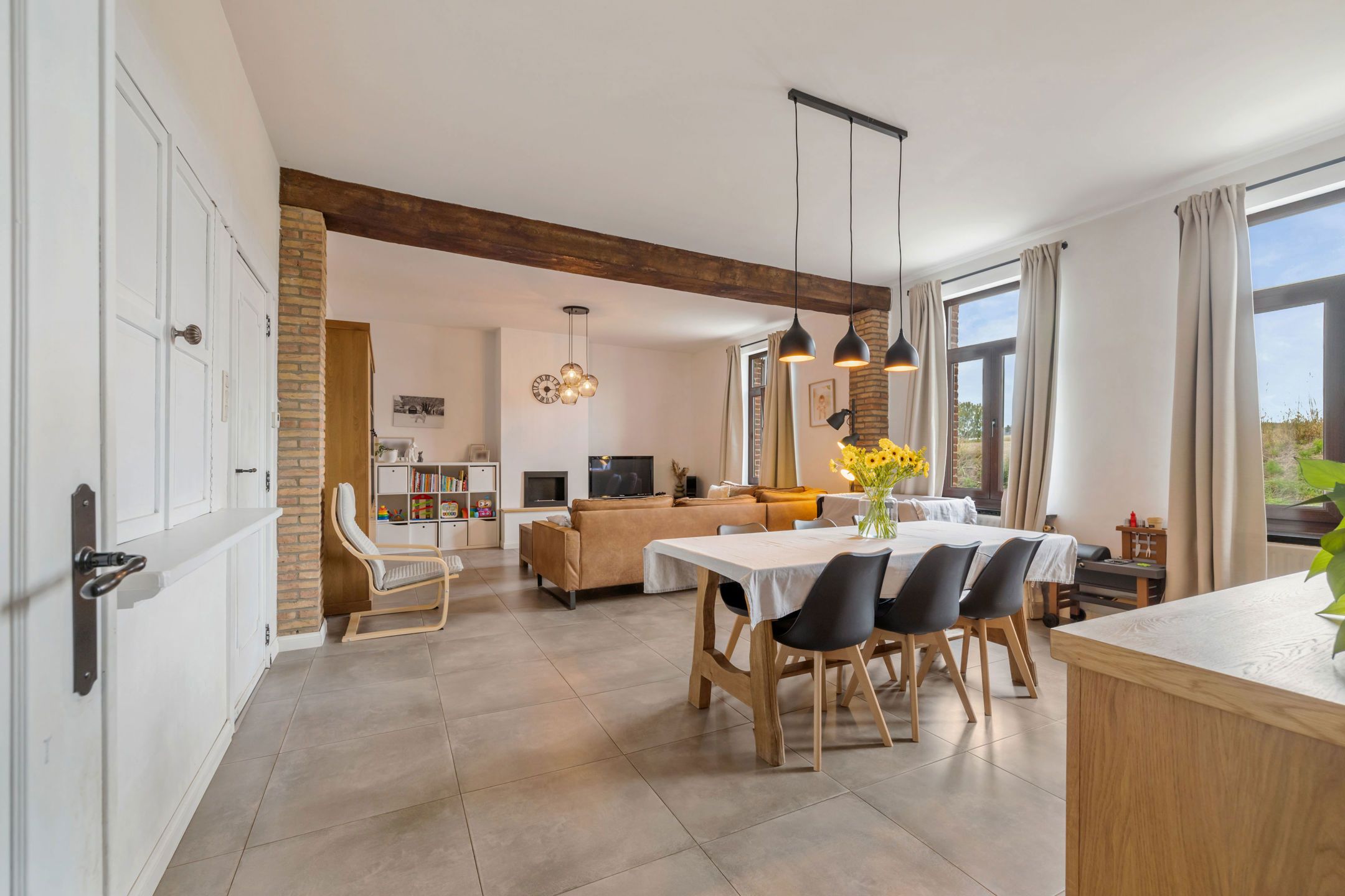 Hoofdfoto van de publicatie: Gezellige woning met garage en tuin