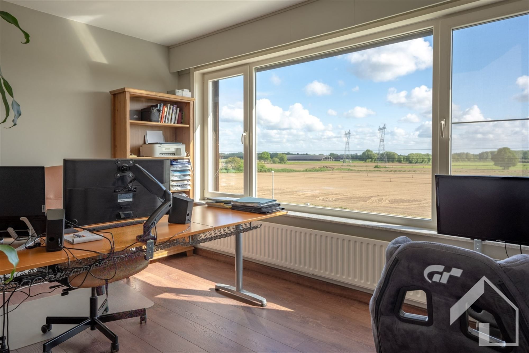 Instapklare ruime woning met tuin, garage en 4 slaapkamers foto 11