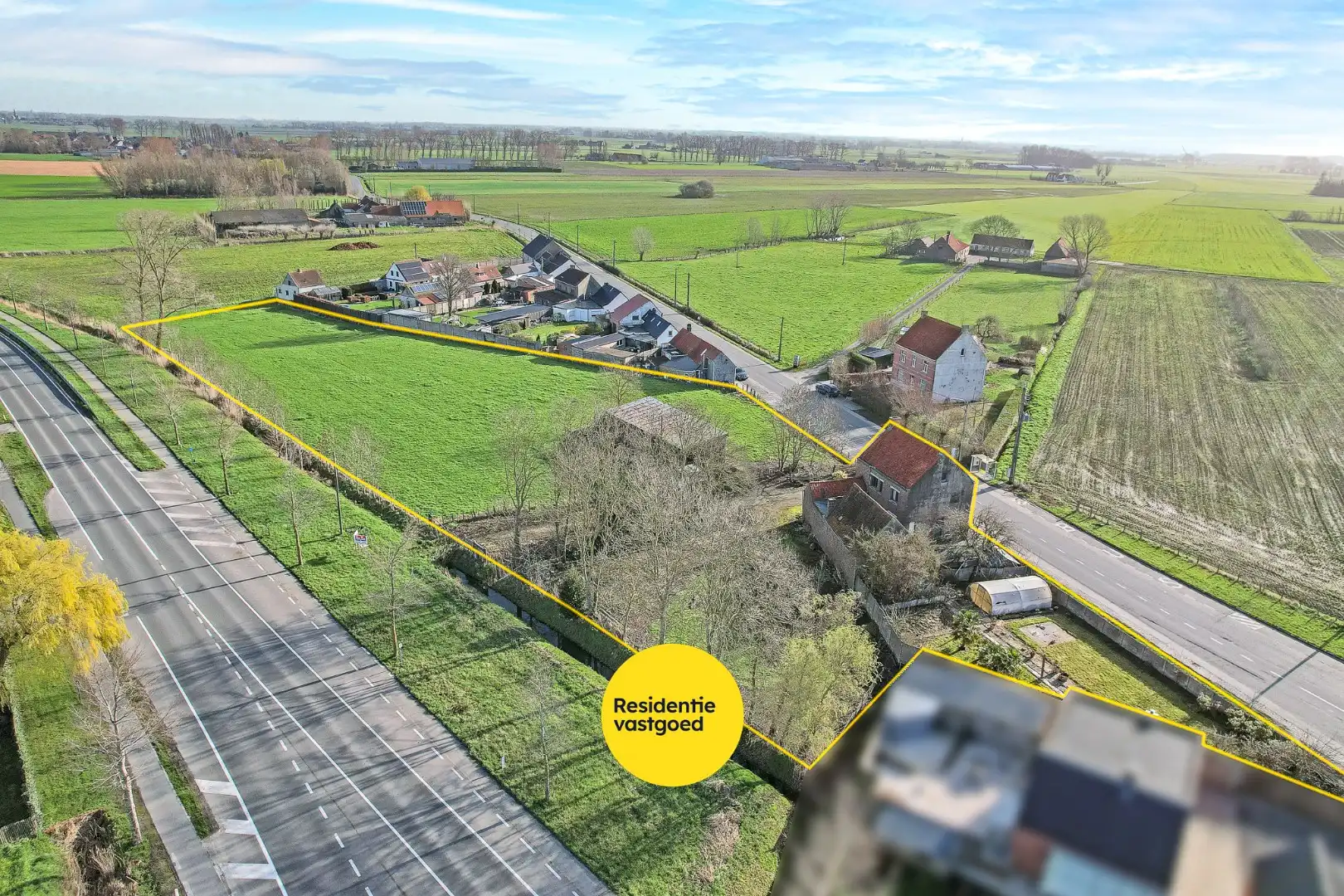 Te renoveren woning met 5 slaapkamers op 8.102 m²  te Diksmuide! foto 12