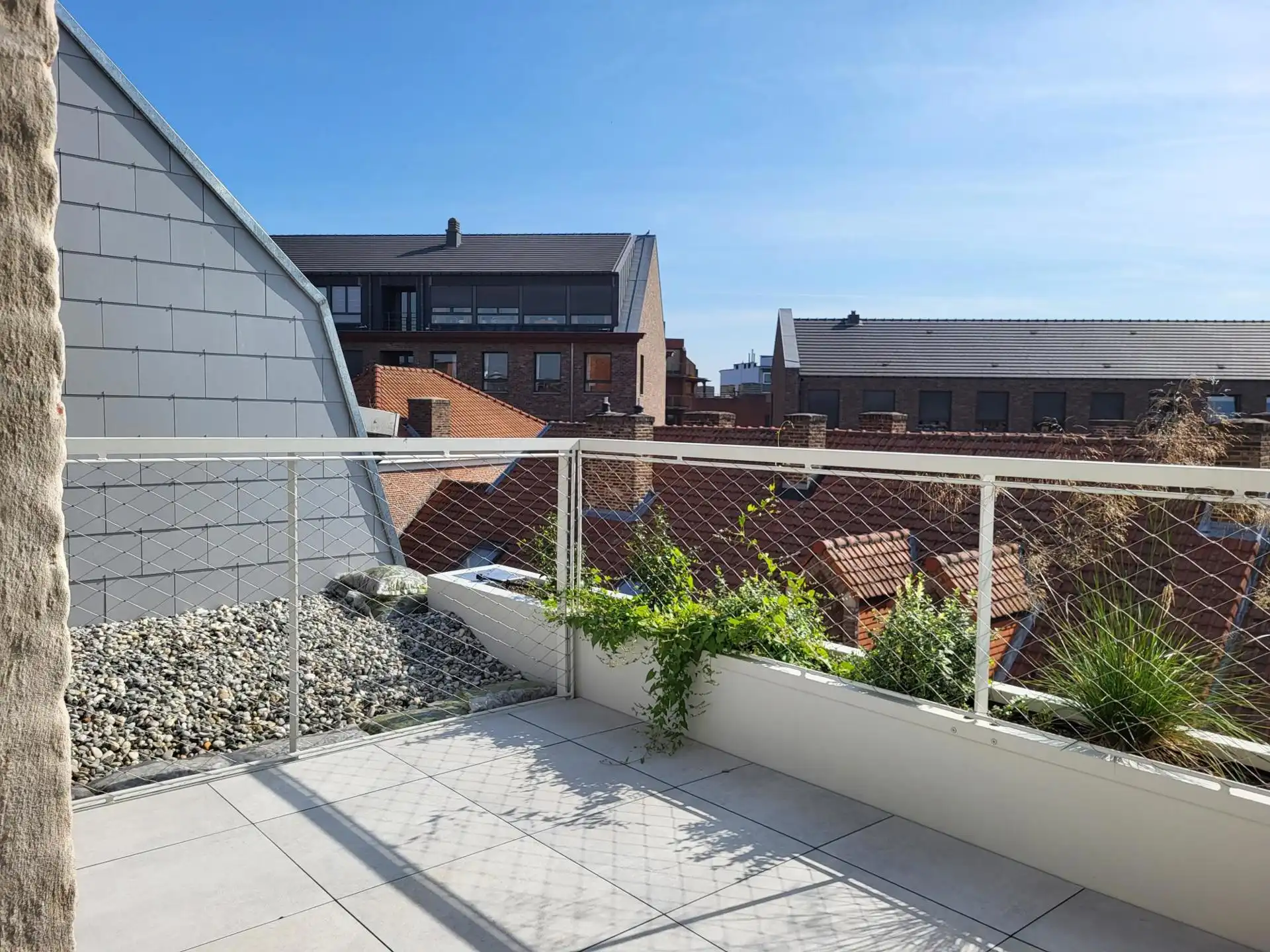 INSTAPKLAAR BEN-APPARTEMENT 100m², MET 2 SLAAPKAMERS foto 4