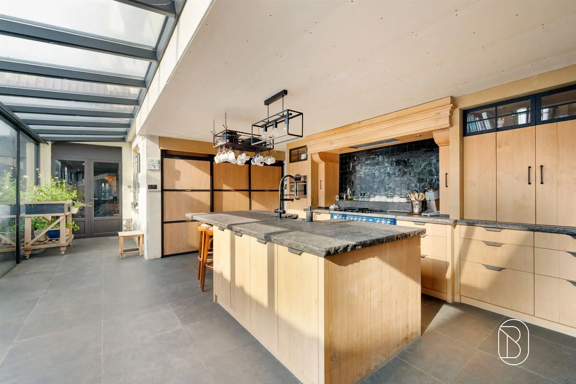 Ruime gezinswoning met atelier in Wortegem-Petegem foto 8