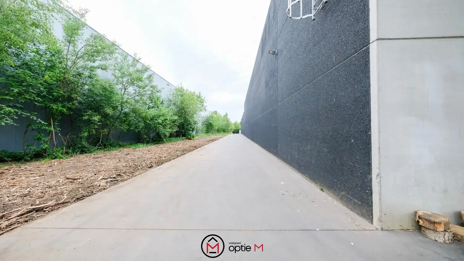 Centraal gelegen magazijn met buitenopslag - Klaverblad foto 12