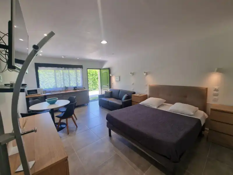 Villa omgevormd tot B&B met vijf mooie kamers en studio in een prachtige en groene omgeving in Carcasonne foto 21