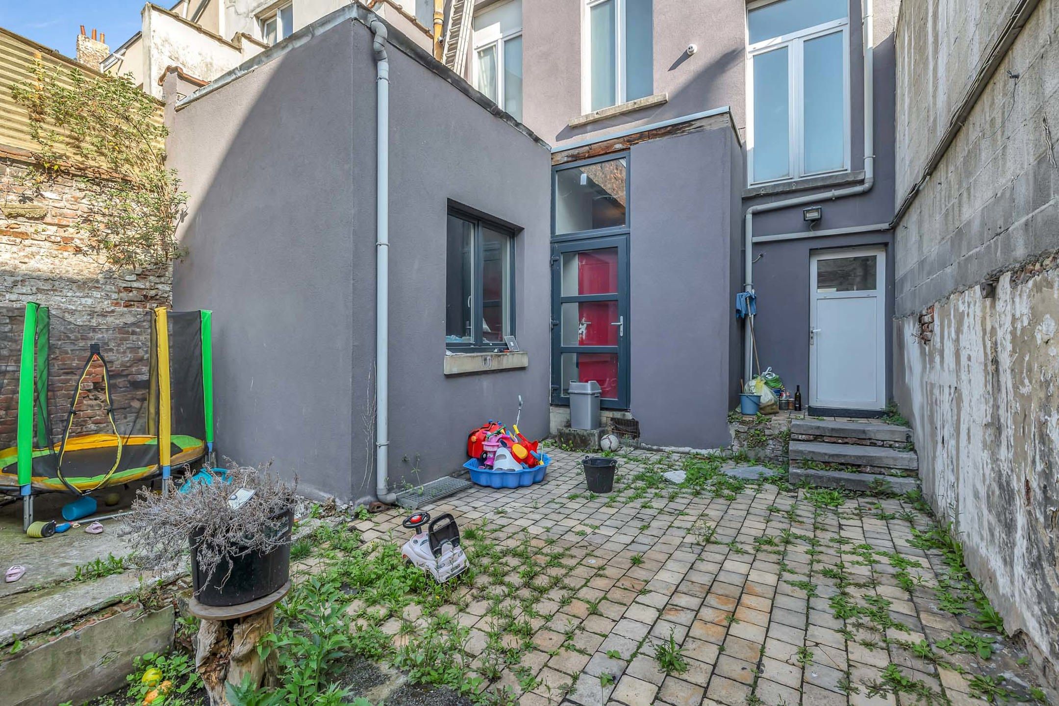 Appartementsgebouw met handelsgelijkvloers in Molenbeek foto 26