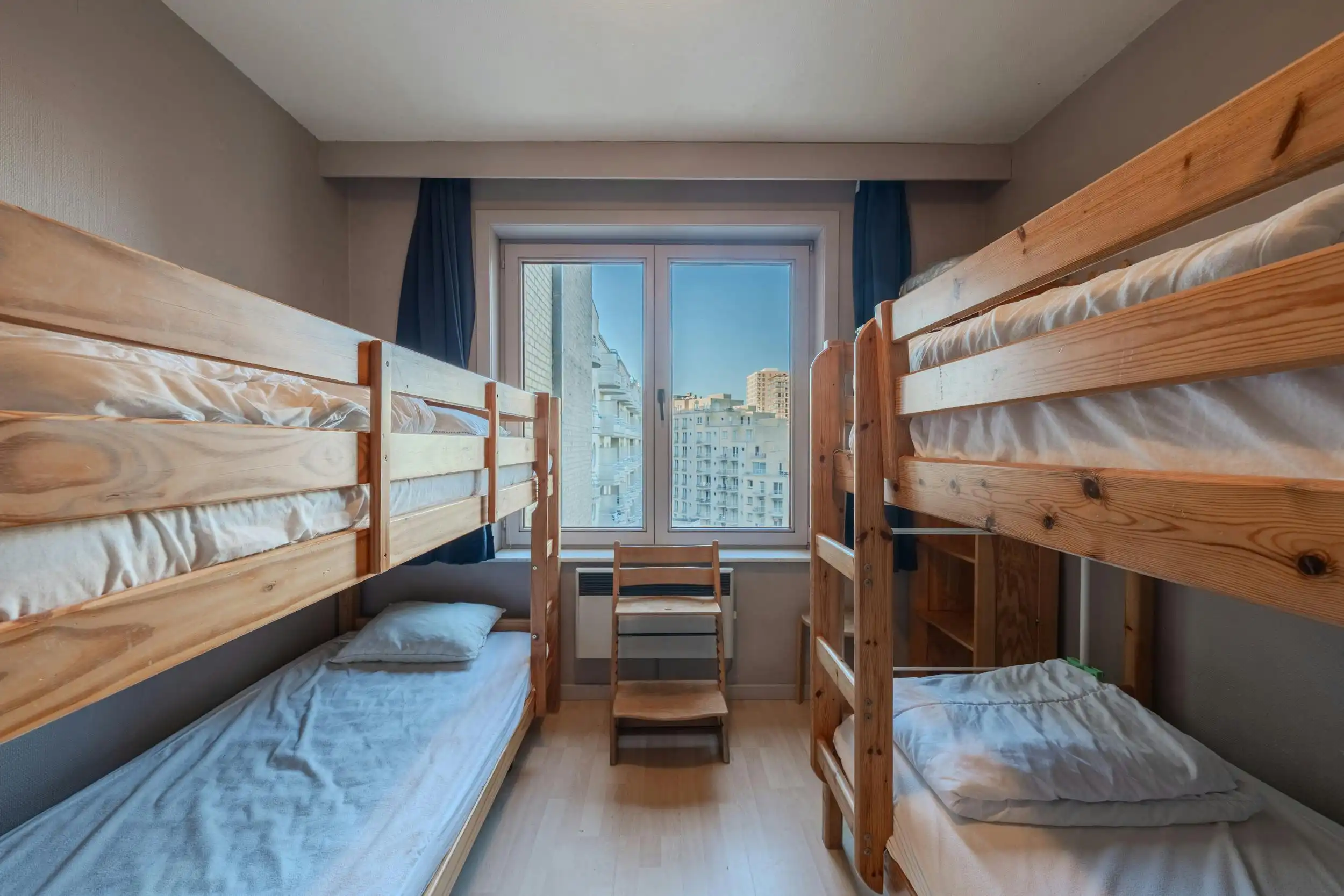 Instapklaar 2 slaapkamer appartement met zijdelings zeezicht foto 14