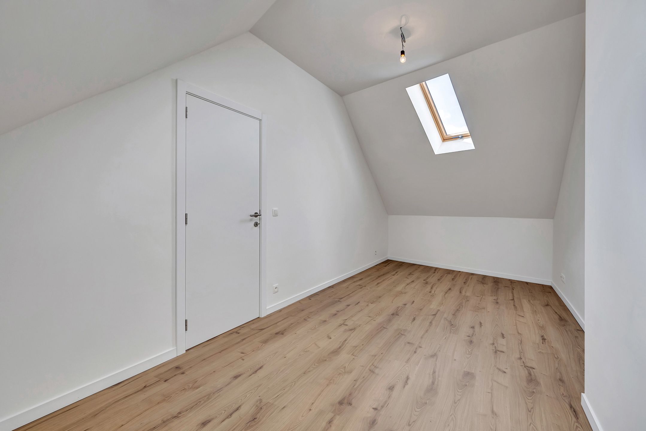 Ruime, energetische totaalrenovatie met ruime tuin en garage foto 19