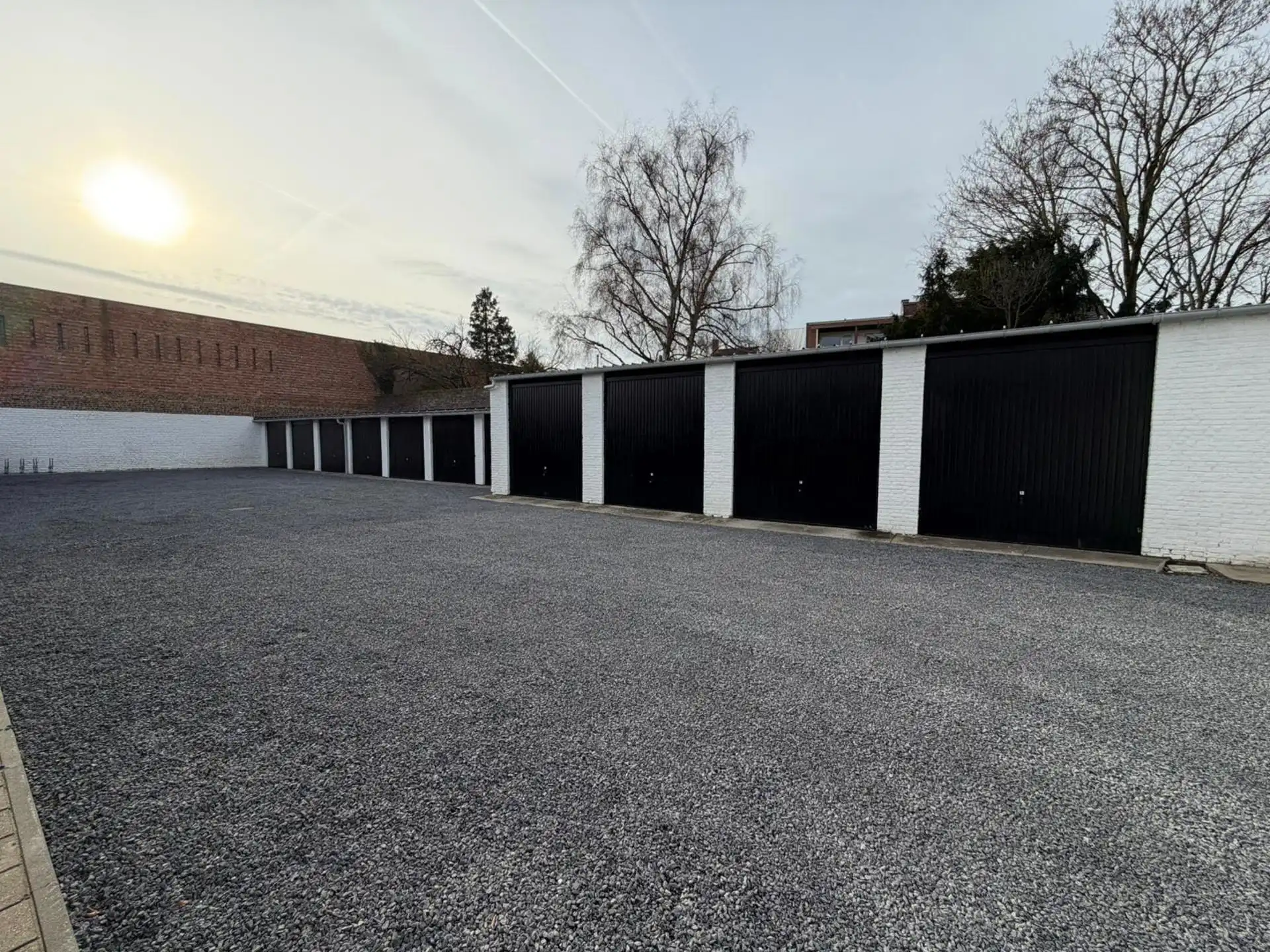 Garageboxen te huur op uitstekende locatie foto 4