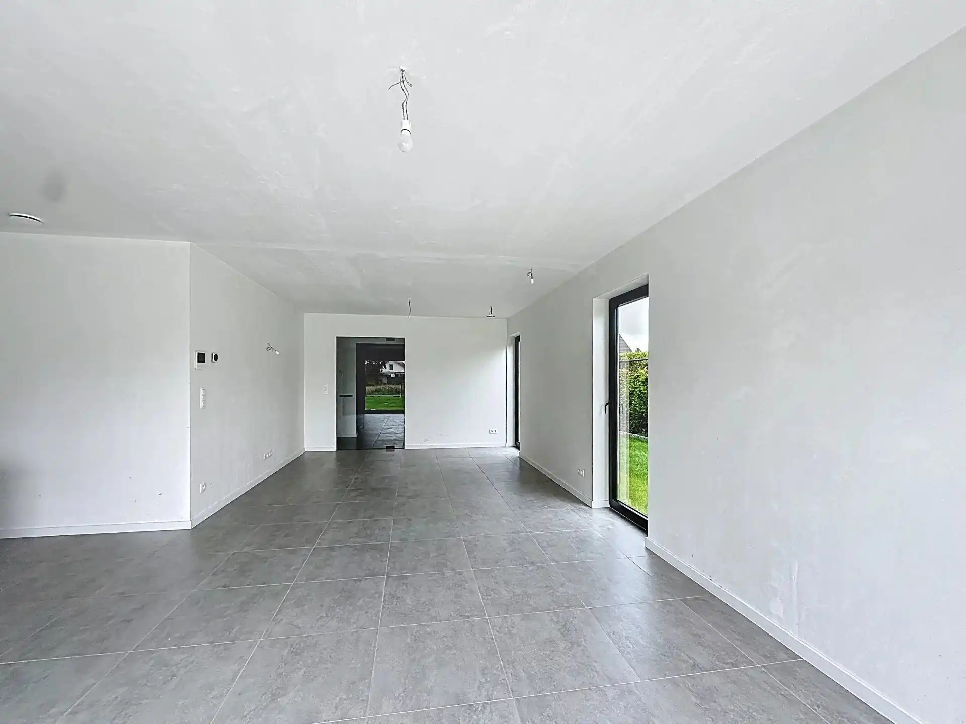 Moderne BEN-woning met 3 slaapkamers en een carport op een mooi perceel. foto 5