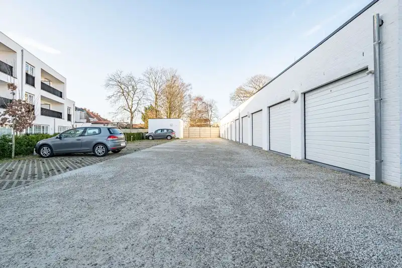 Jong, energiezuinig en modern tweeslaapkamer appartement met mooi terras op de tweede verdieping van residentie Aimé en André in hartje Waregem! foto 14