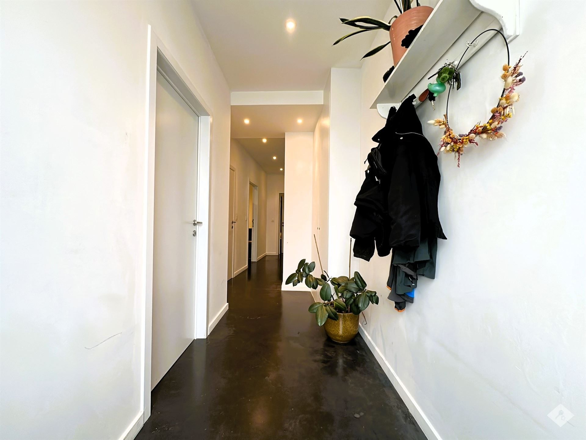 Volledig gerenoveerde woning met architecturale uitstraling te Buggenhout foto 6