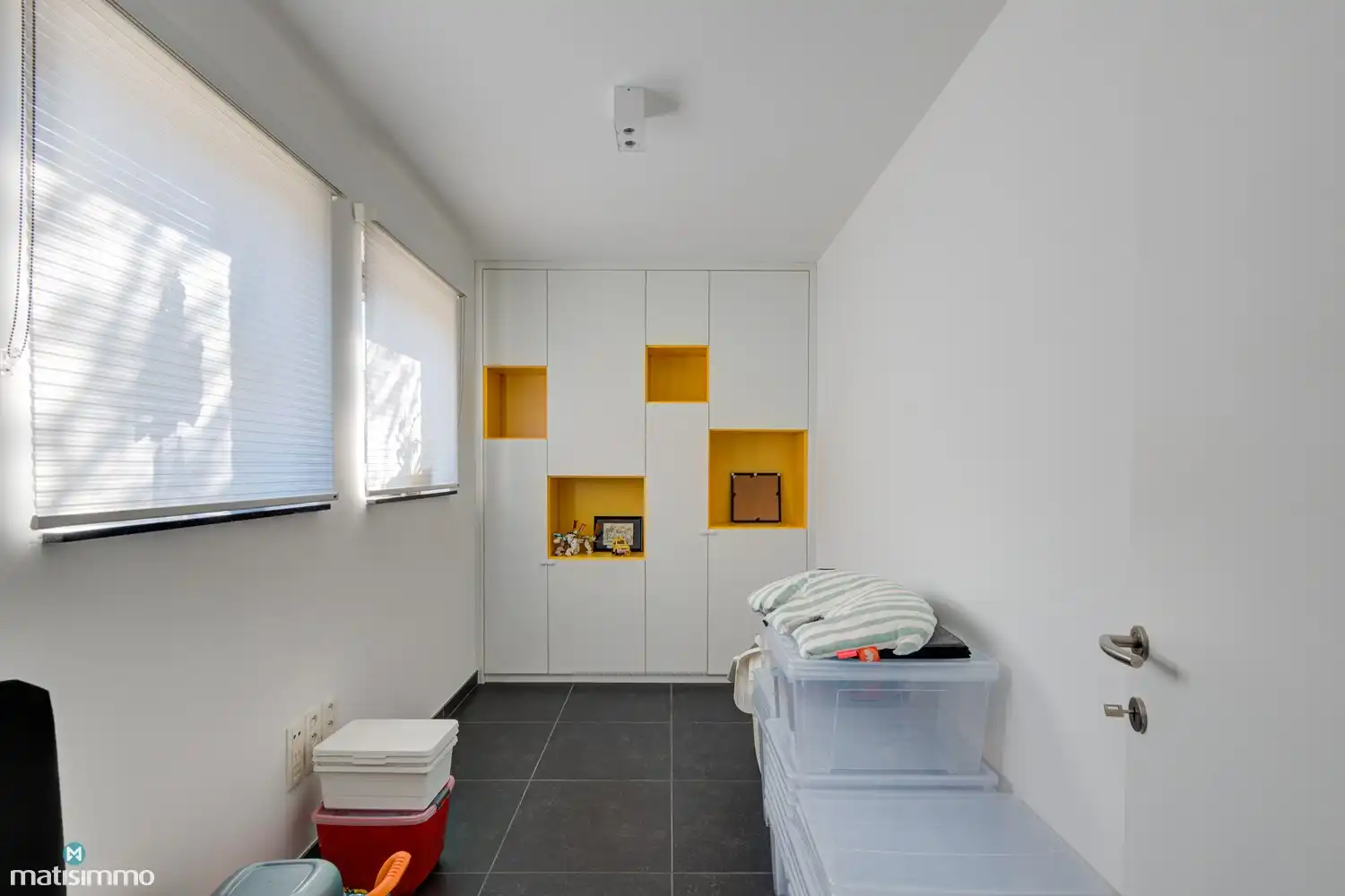 RUIME NIEUWBOUWWONING MET 3 SLAAPKAMERS, TUIN EN CARPORT MET AUTOMATISCHE POORT NABIJ HET CENTRUM VAN BILZEN foto 5