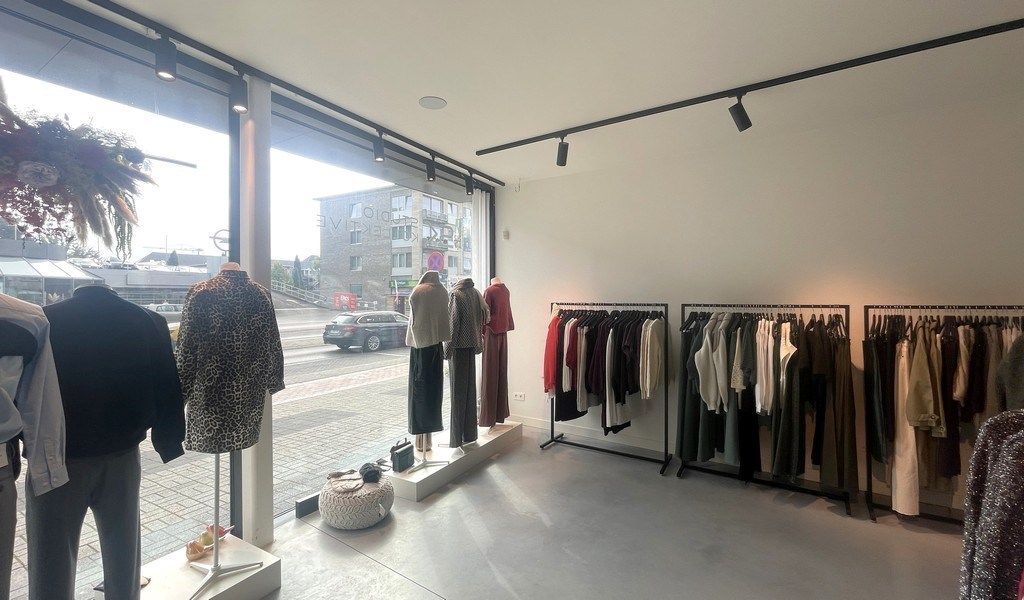 Nieuwbouw winkelruimte te huur aan N70 in Beveren foto 4