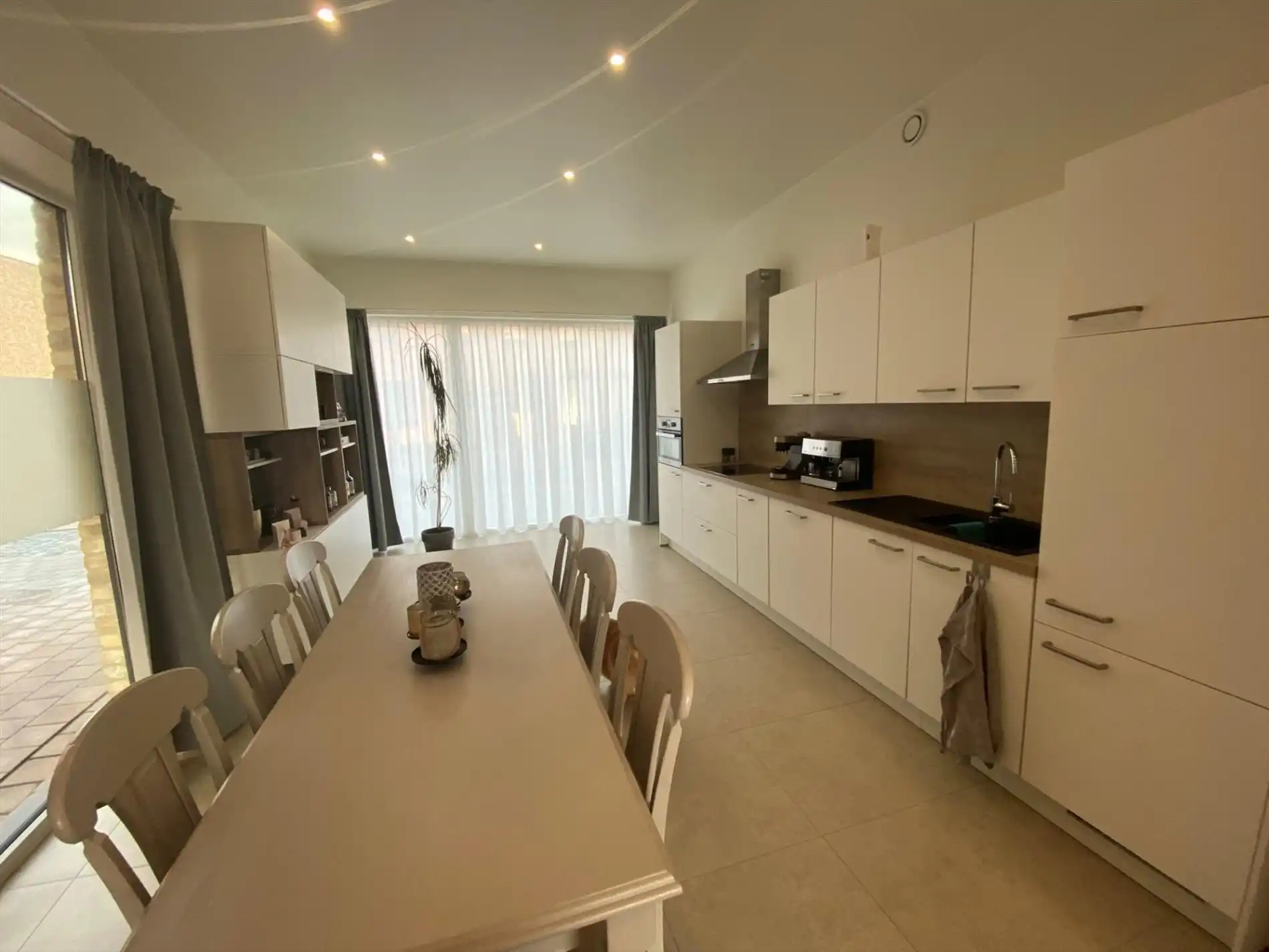 Recent ruim tuinappartement met 2 slaapkamers foto 5