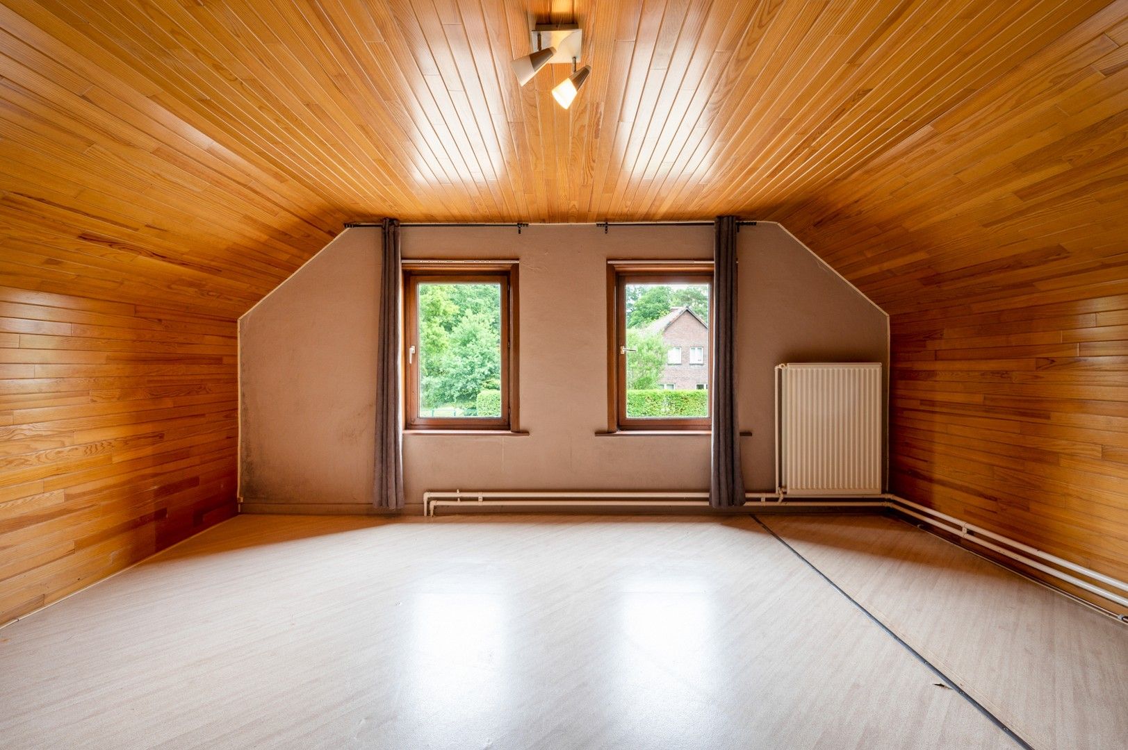 Te renoveren woning met tuin en garage in Wolfsdonk! foto 18