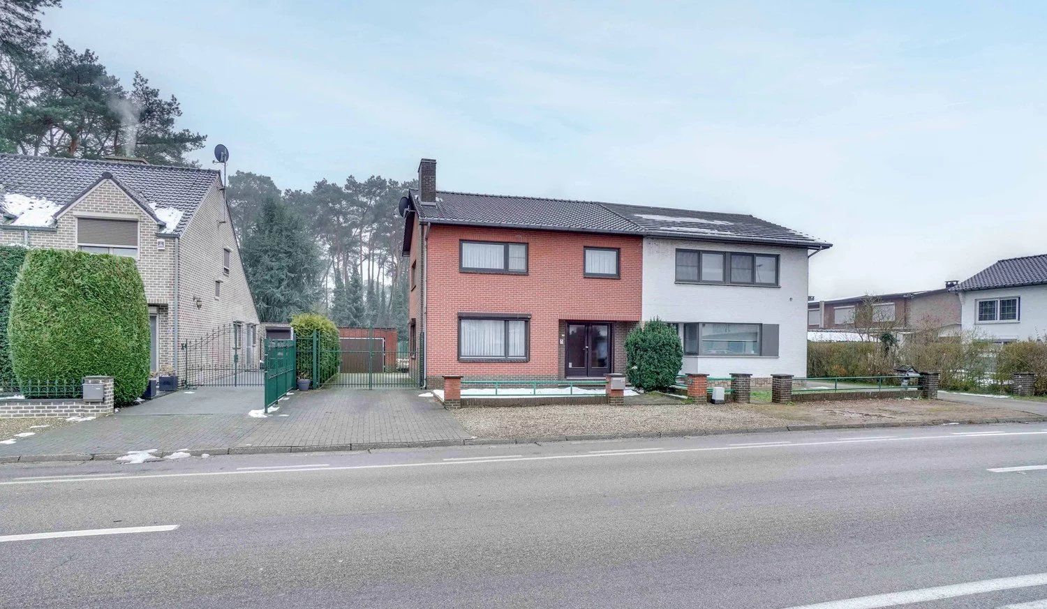 Woning met vier slaapkamers, garage en tuin foto 18