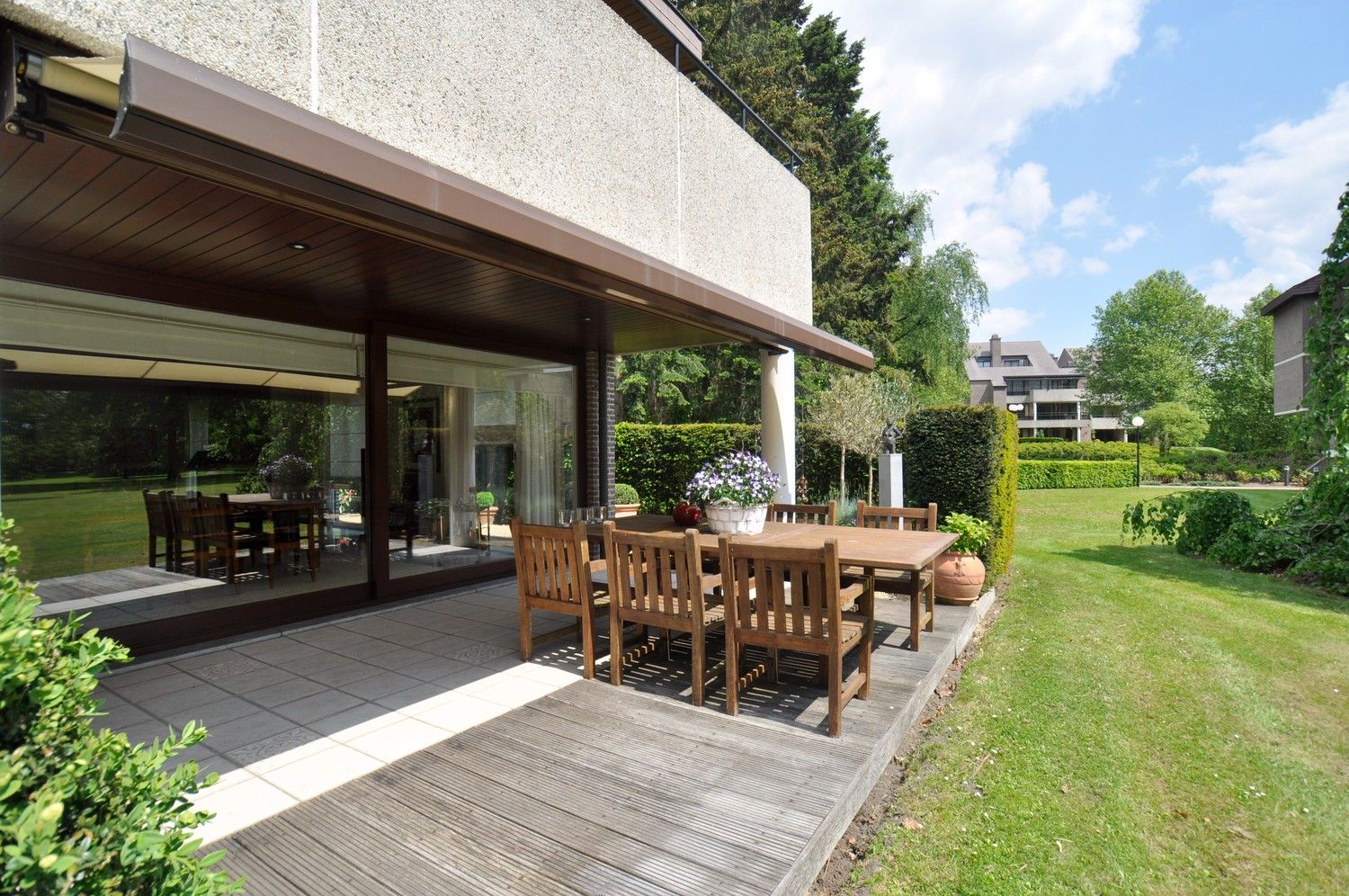 Exclusief, gelijkvloers villa-appartement van 275 m² met 4 slaapkamers, op unieke locatie in Parkdomein Petersheim, nabij het centrum van Lanaken foto 12