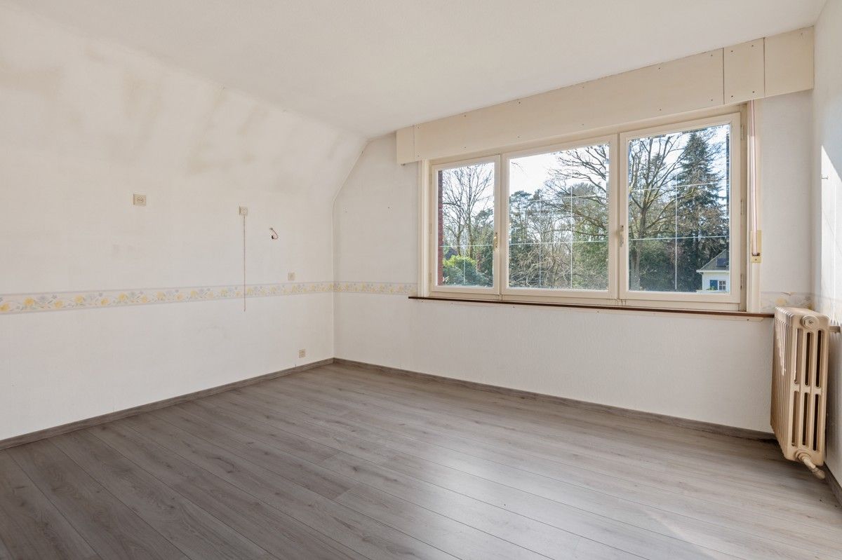 Charmant te renoveren woning op 2192m² aan de voet van het Zoerselbos. foto 14