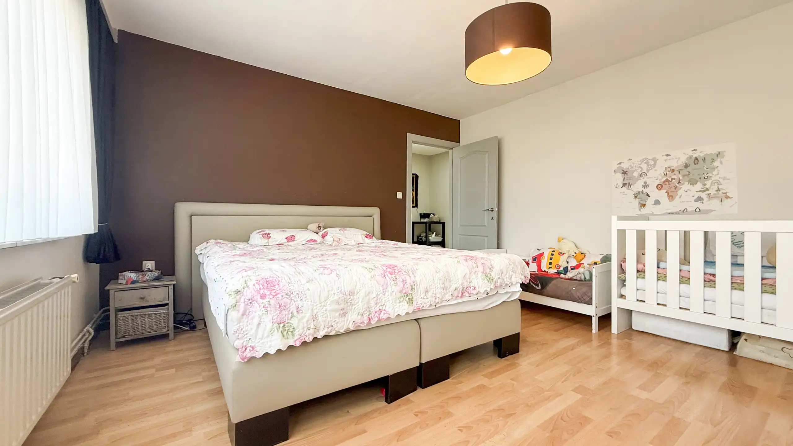 Instapklare woning met 3slpks, kelder en mooie tuin in Ham! foto 23