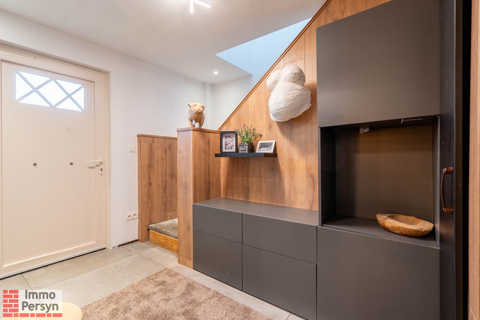 Luxueuze, ruime 4-slaapkamer woning. Twee badkamers. Gelijkvloers wonen. foto 22
