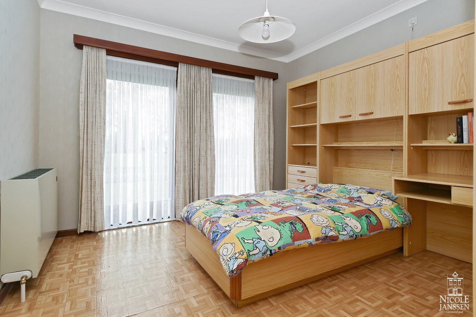 Vrijstaande gelijkvloerse gezinswoning met 4 slaapkamers en prachtige tuin foto 15