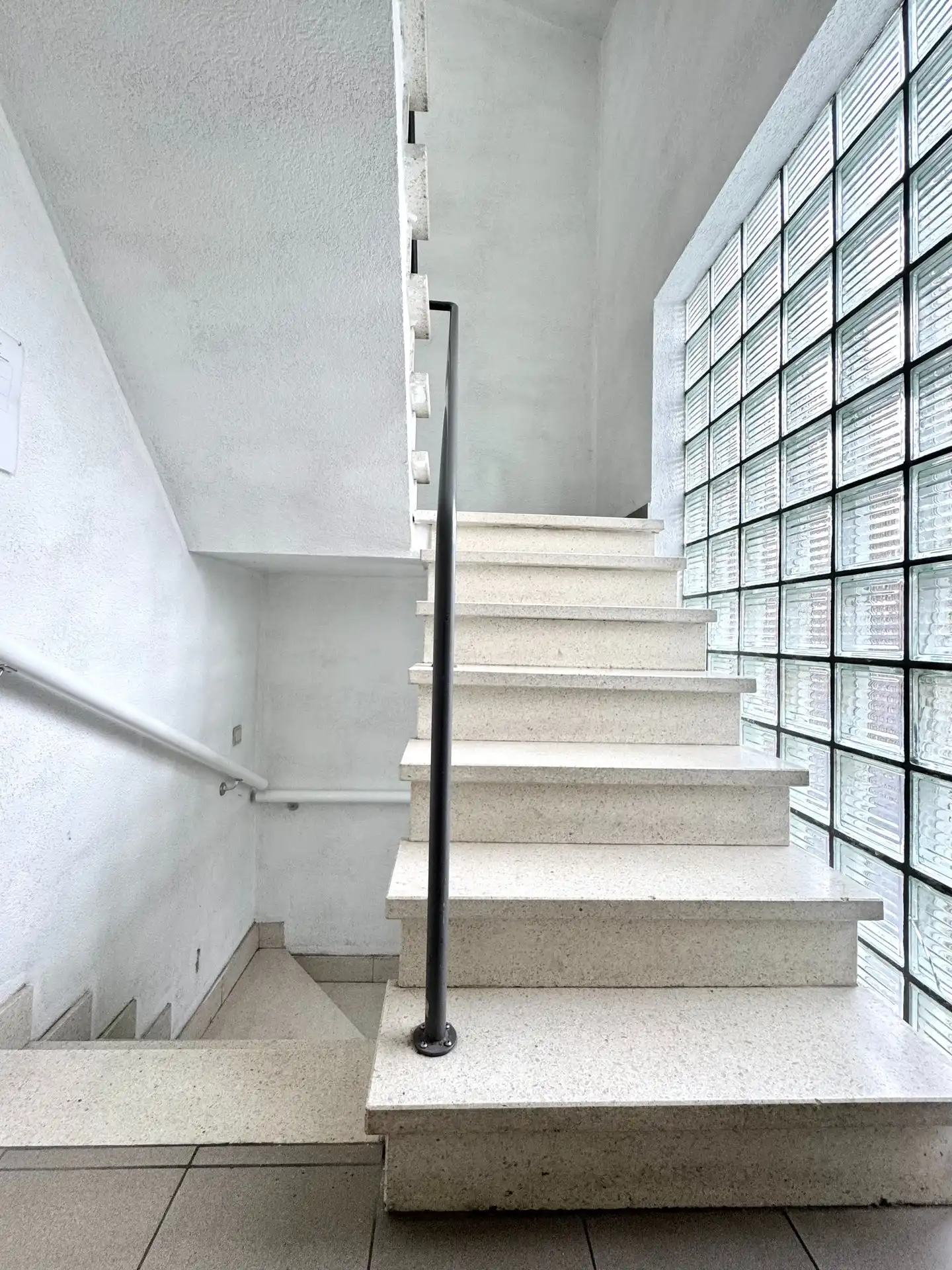 APPARTEMENTSGEBOUW MET GARAGES foto 29