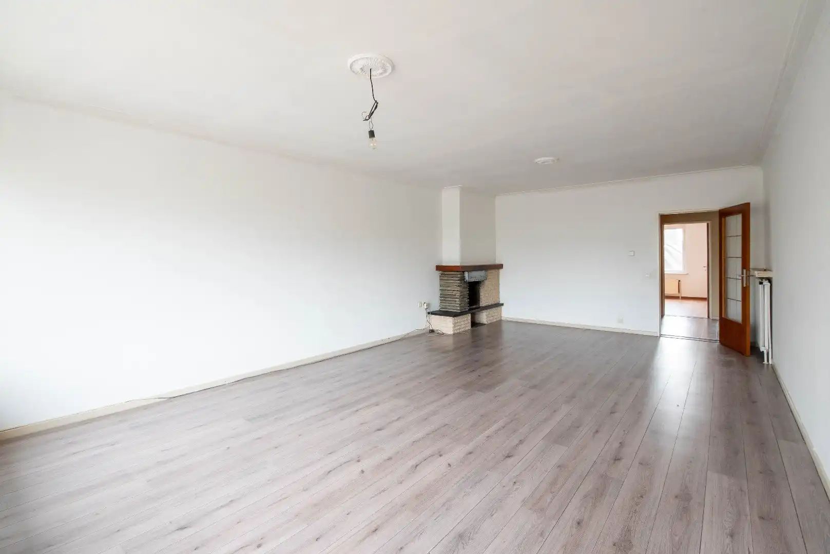 2-slk app met garagebox foto {{pictureIndex}}