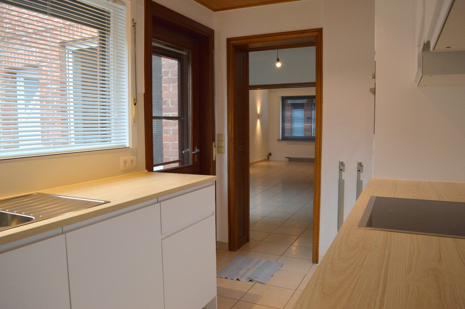 Ruime gezinswoning met 3 slaapkamers in Kuurne met vlotte bereikbaarheid foto 4