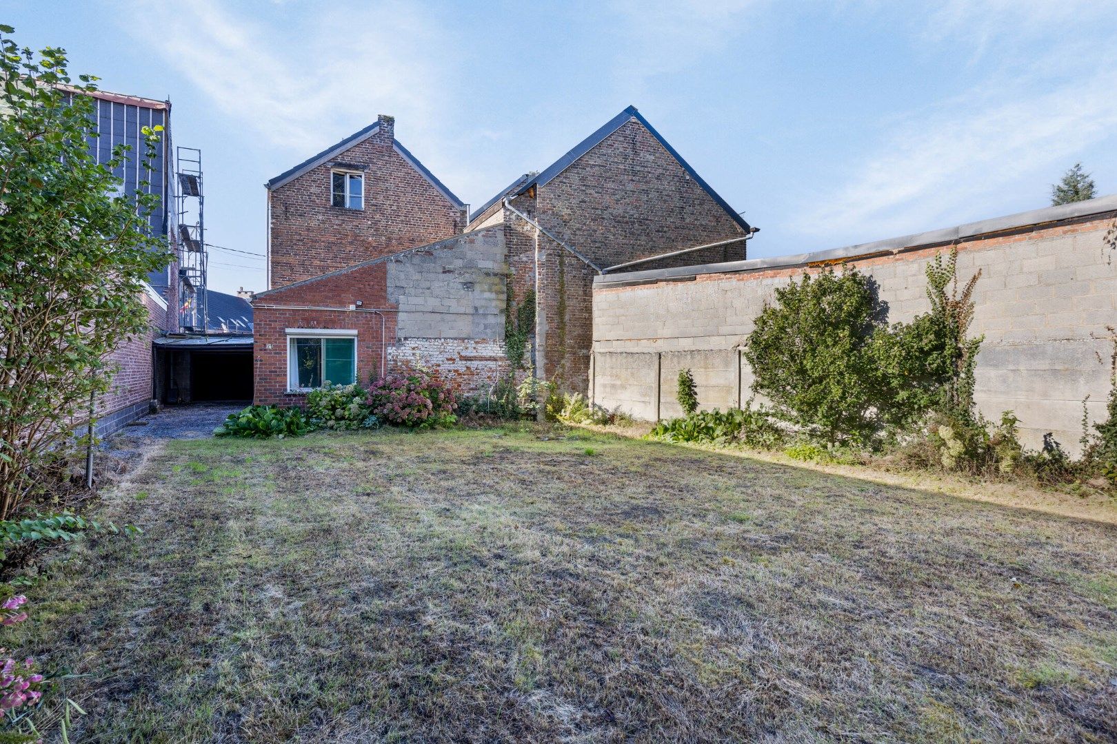 Rijwoning met grote tuin en 3 slaapkamers foto 30