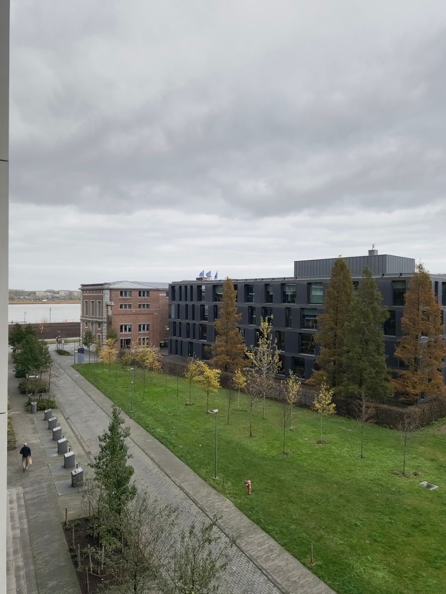 Ongemeubeld 1 slaapkamer appt. met zicht op de Schelde foto 9