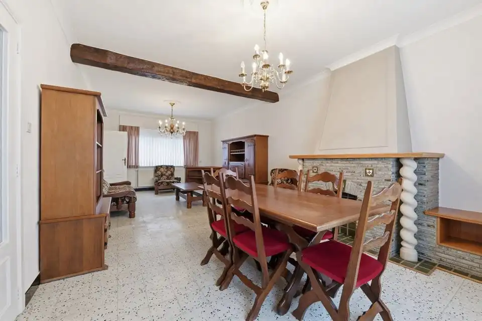 OP TE FRISSEN GEZINSWONING MET GARAGE OP EEN RUIM PERCEEL VAN 10A IN GINGELOM foto 11