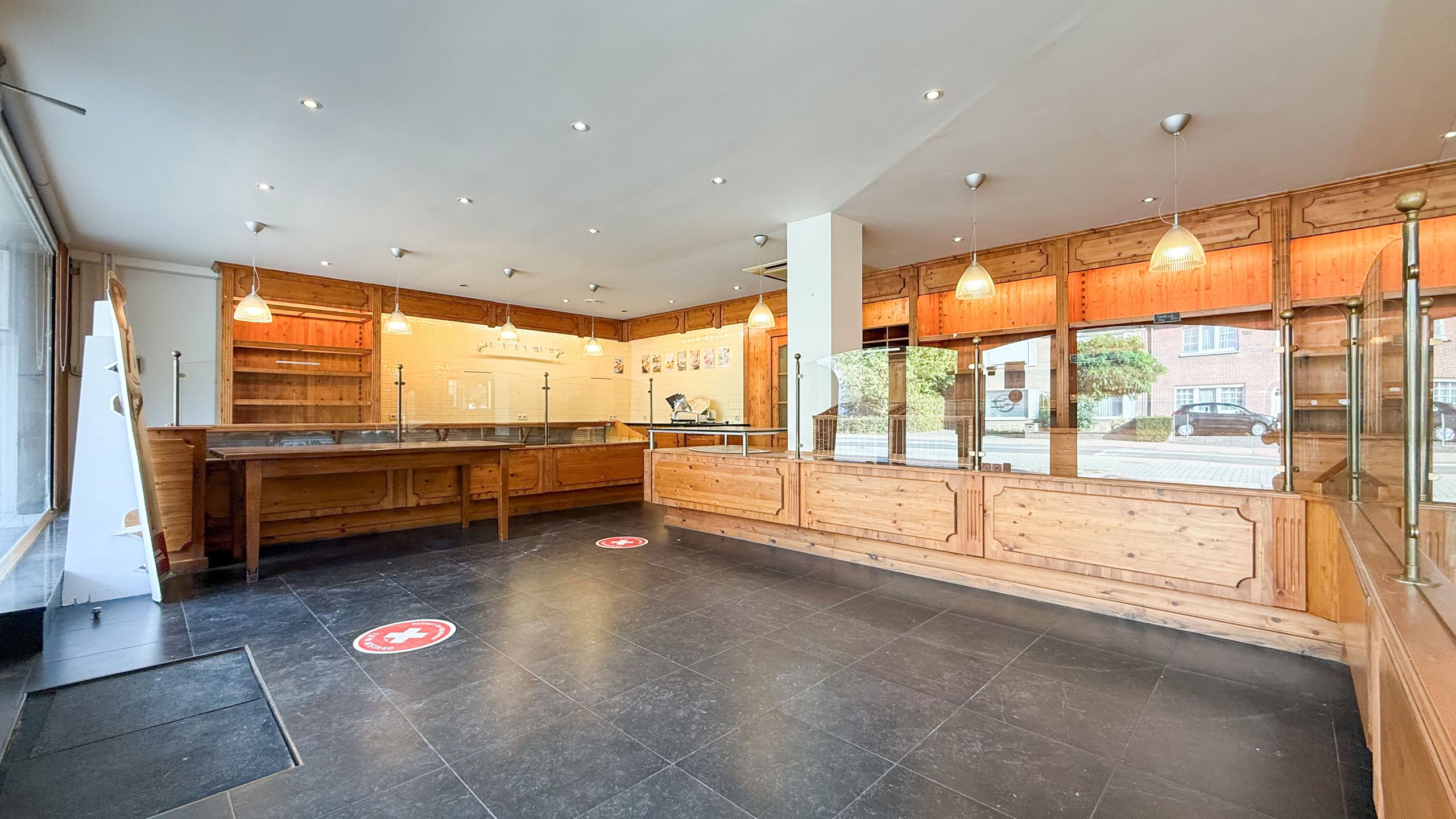 Te koop: Handelspand met appartement in hartje Alken  foto 3