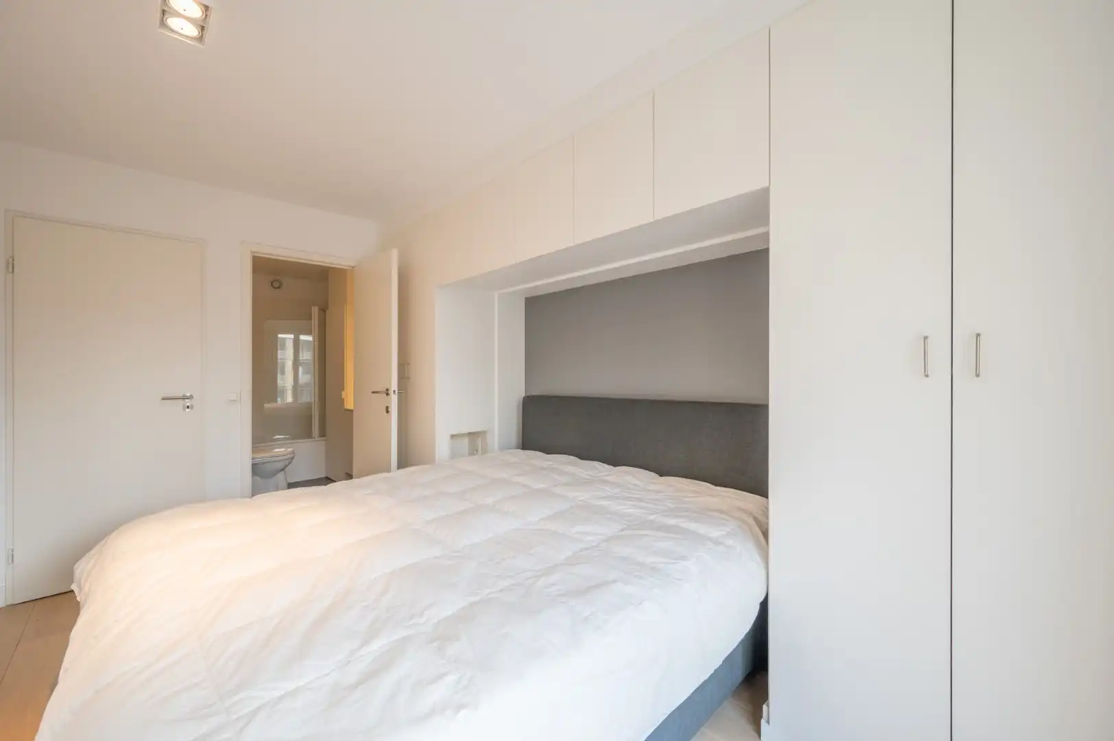 Elegant appartement in de Kustlaan, op enkele passen van het Lichttorenplein foto 10
