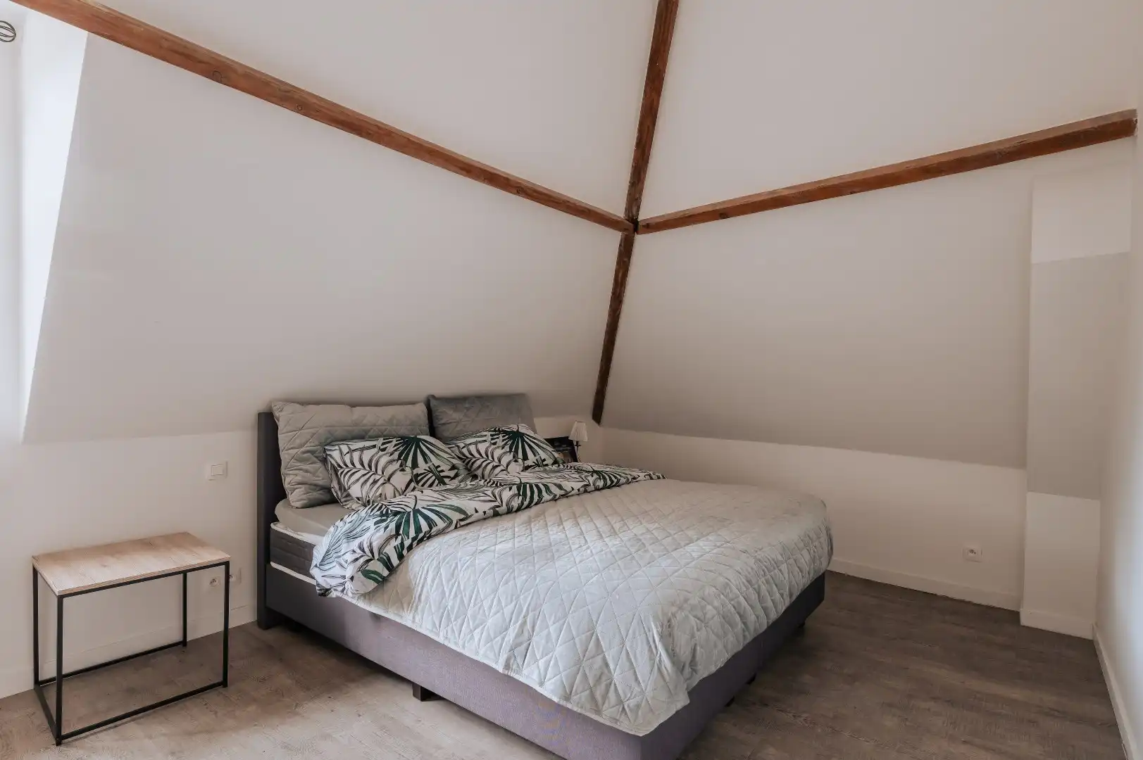Prachtig duplexappartement in hartje Ieper foto 30