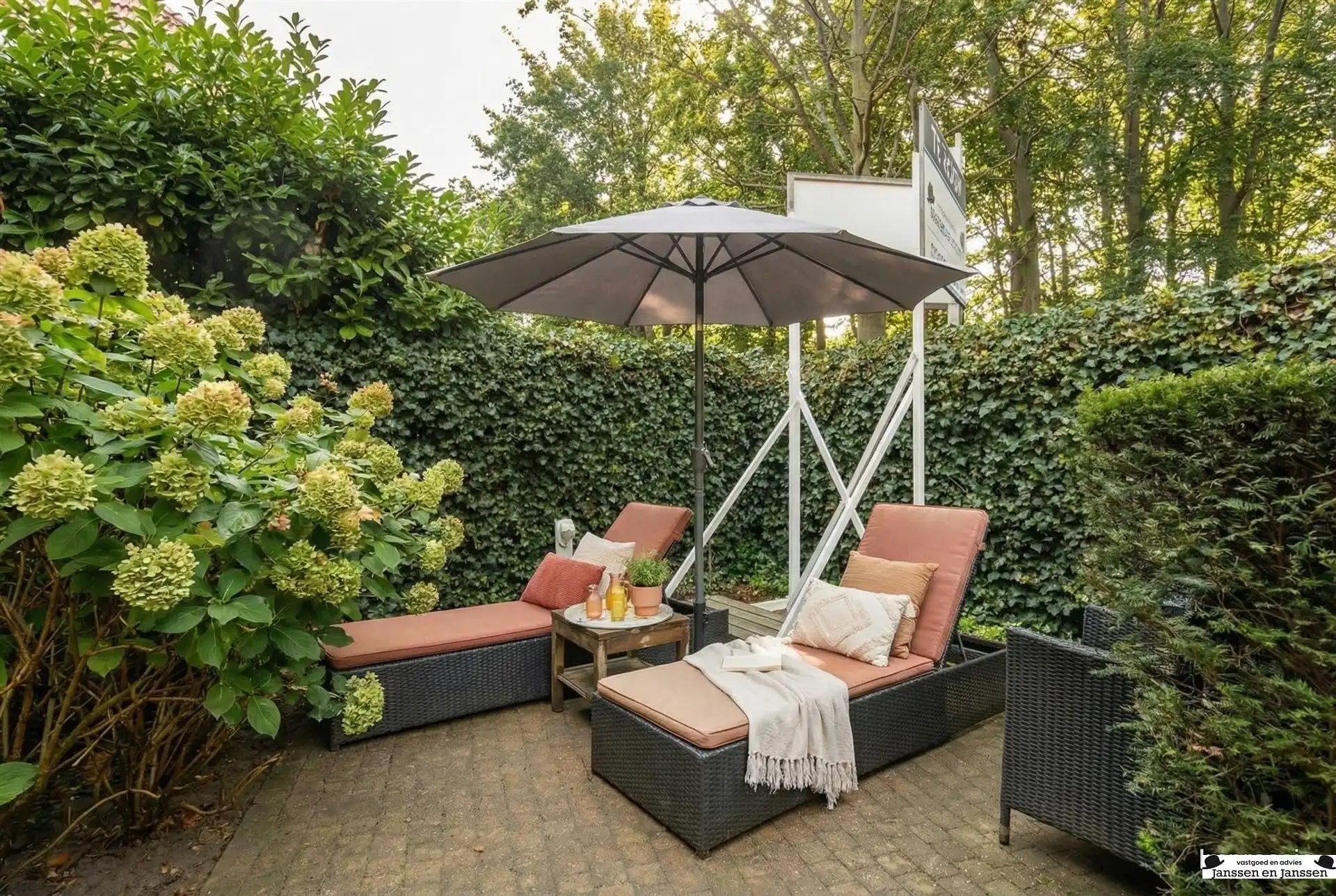 Charmante villa op toplocatie in hartje Ekeren foto 28