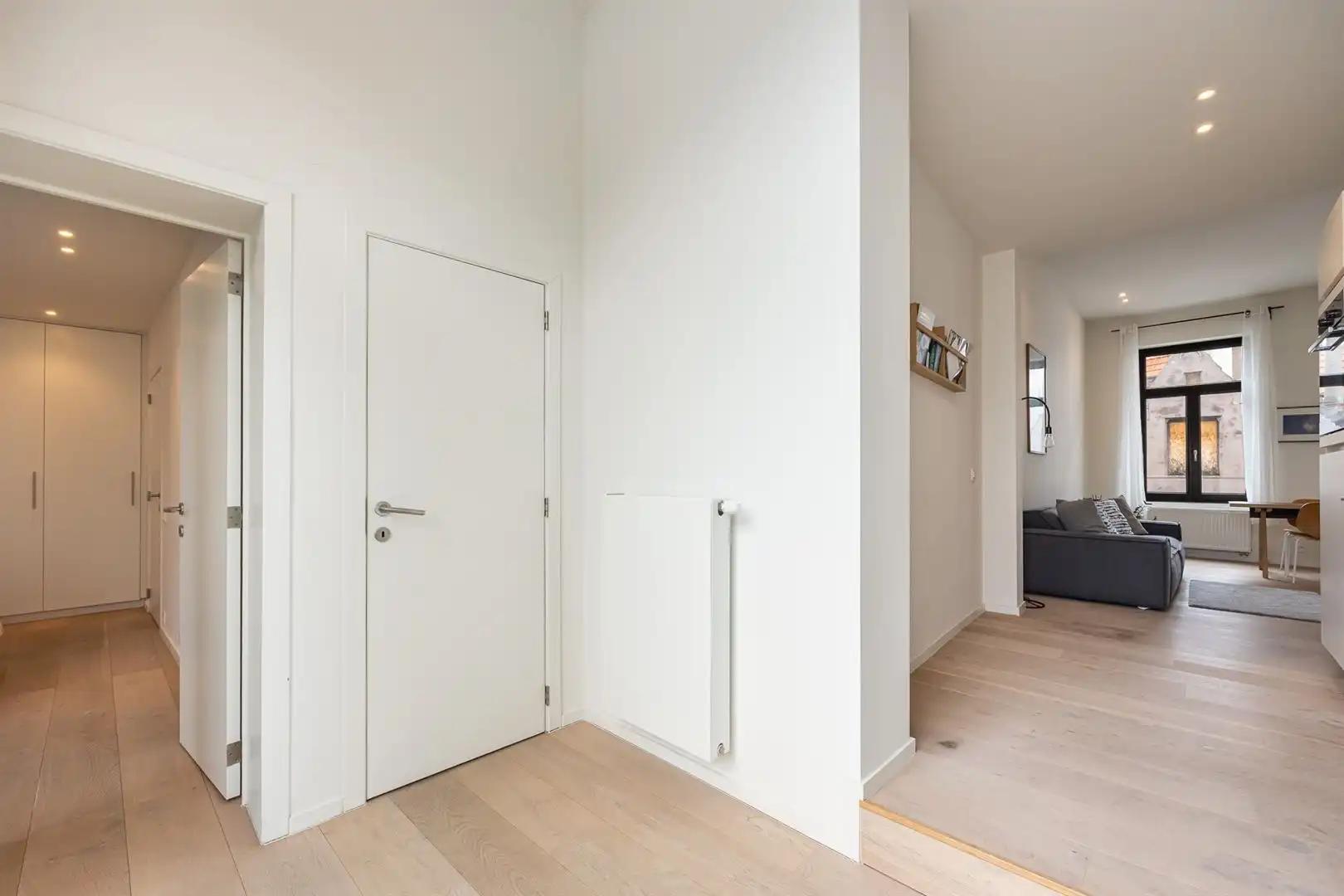 Gerenoveerd appartement met gezellig terras en één slaapkamer foto 9
