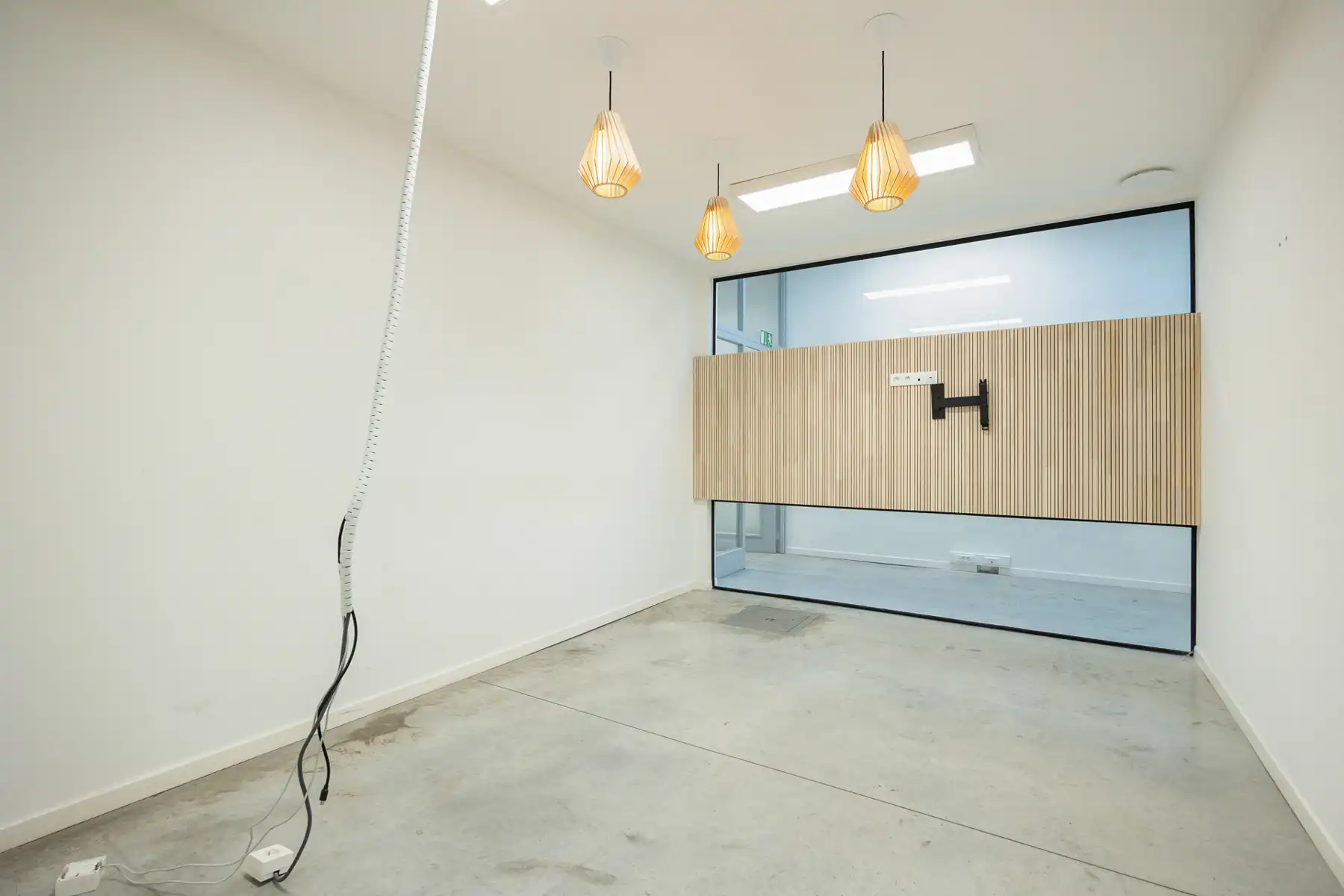 Instapklaar kantoorgebouw te koop in Merksem foto 19