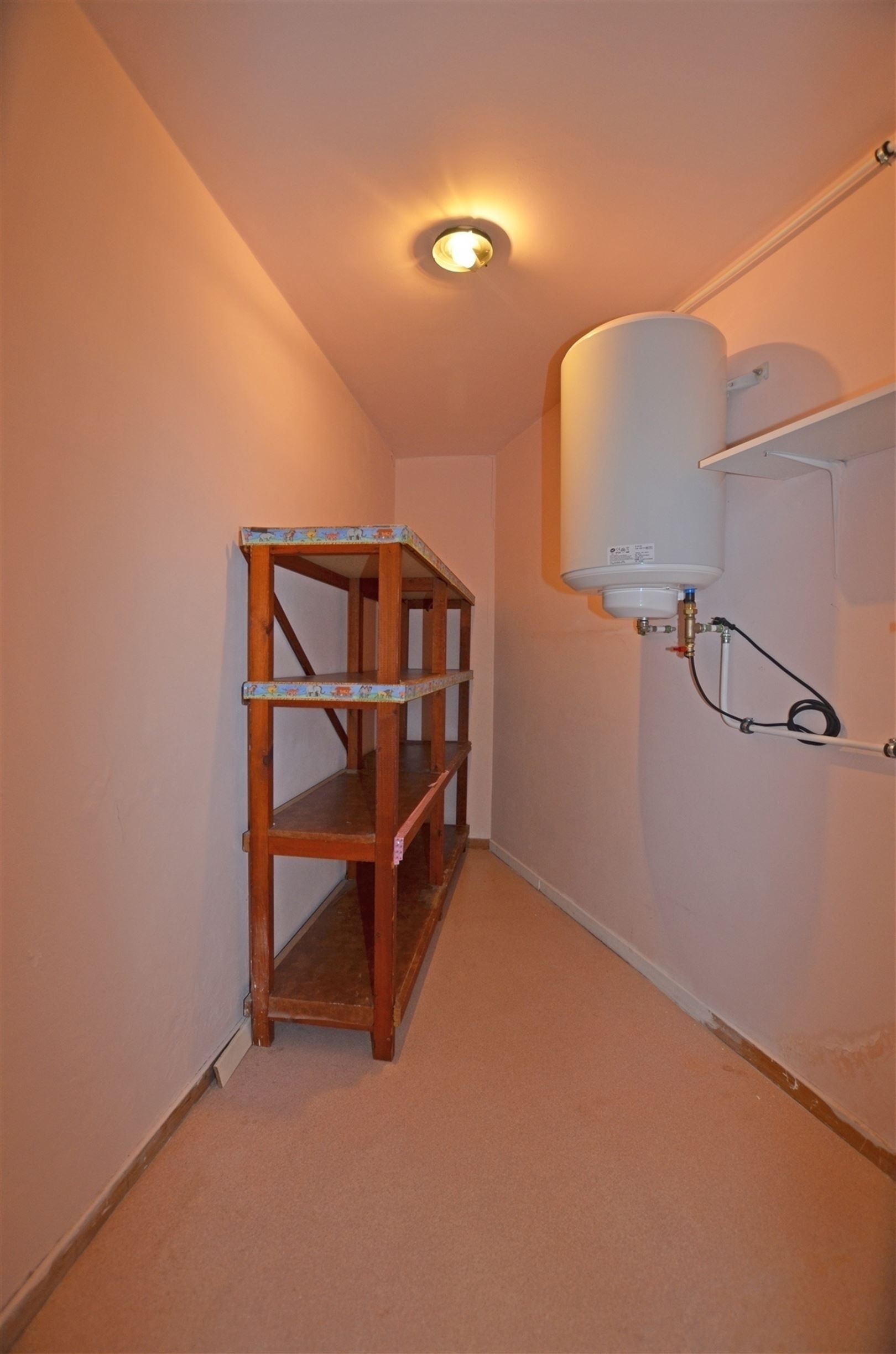 Ruim op te frissen appartement op wandelafstand van de stad foto 23