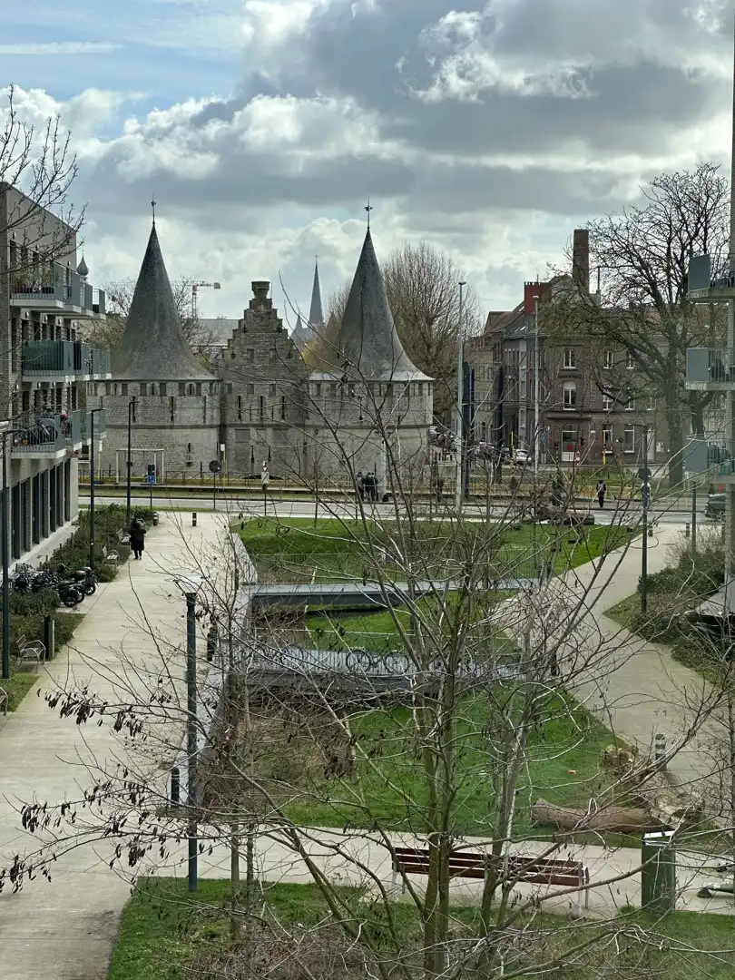 Goed gelegen belétage-rijwoning in Gent foto 21