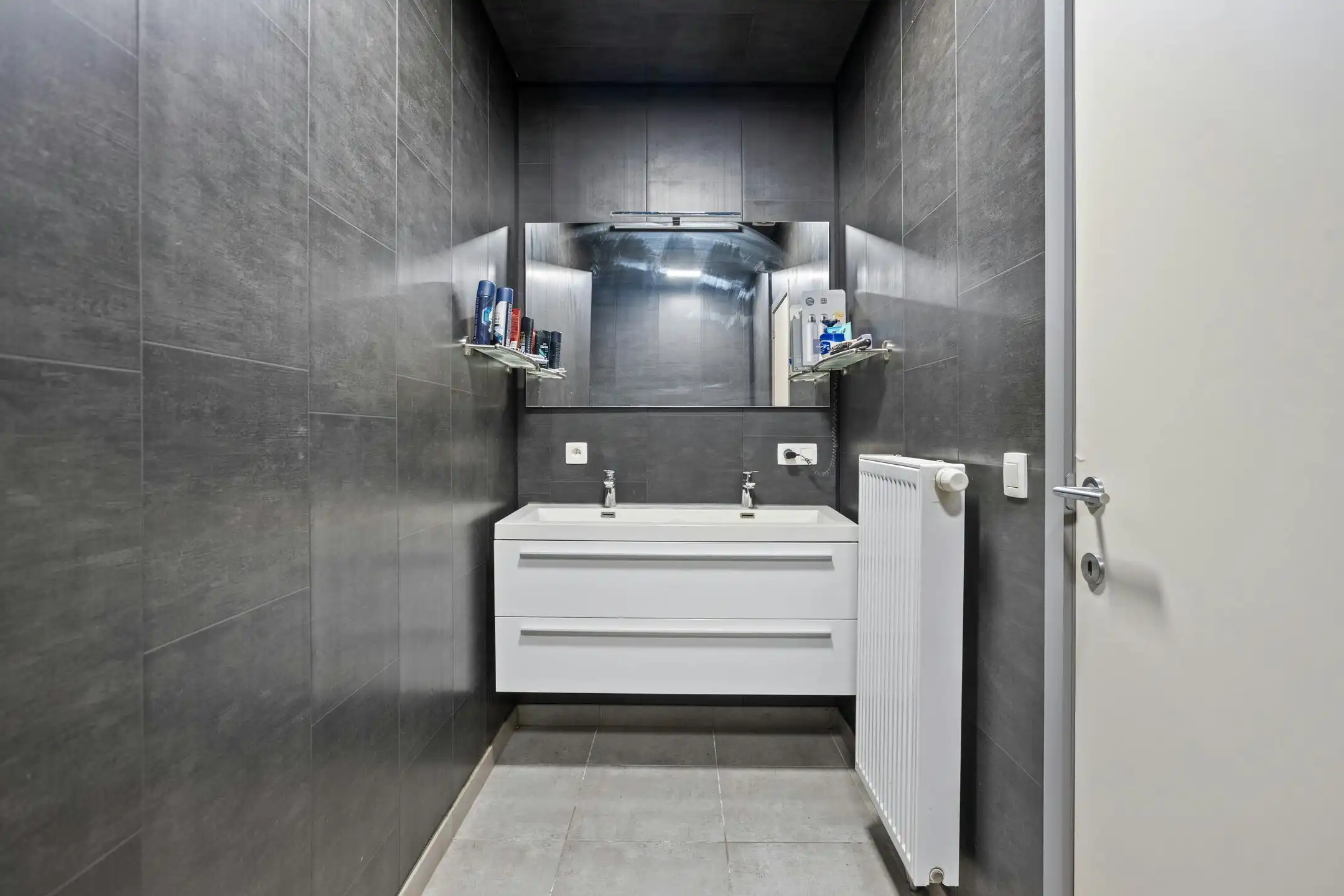 alfopen bebouwing met 3 slaapkamers op een ruim perceel in Gits! foto 10