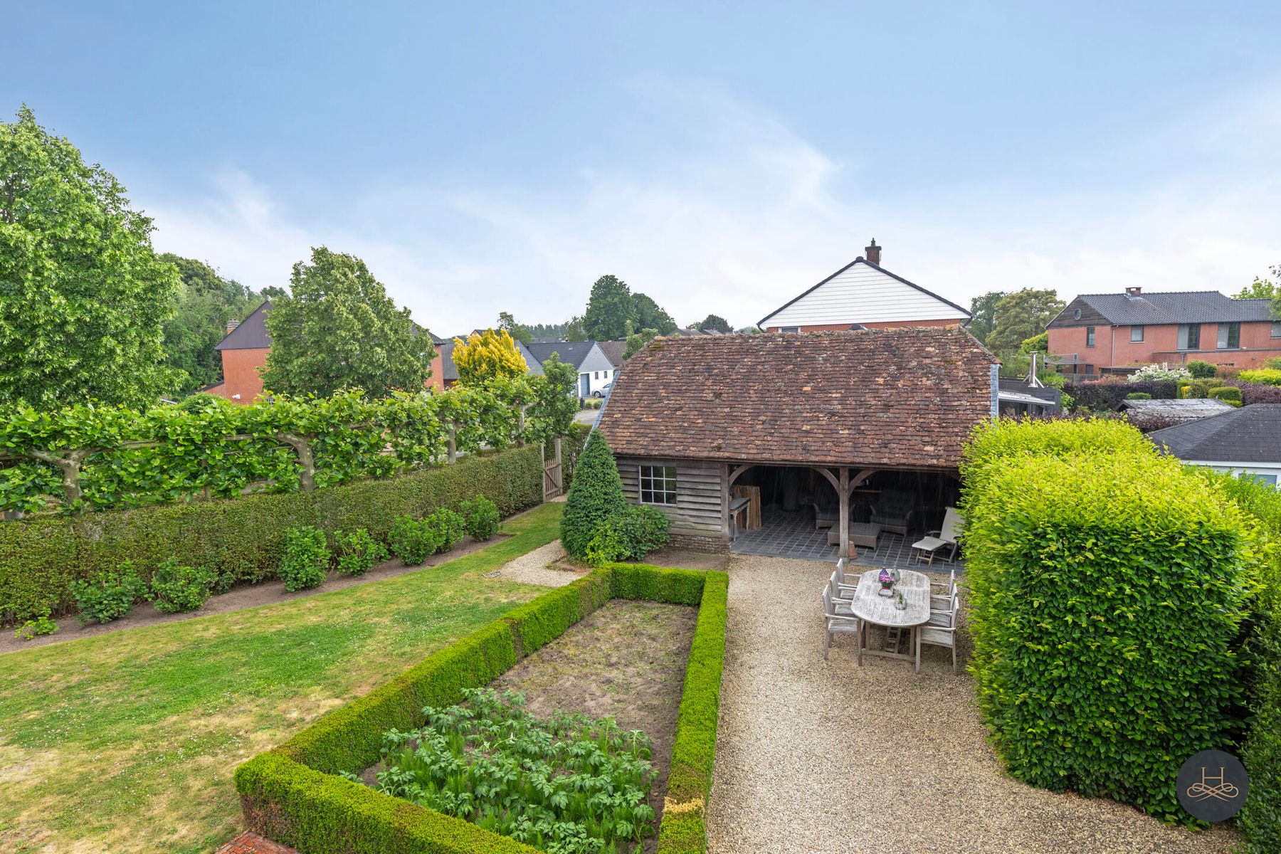 Exclusieve prachtig afgewerkte pastorijwoning met grote tuin foto 52