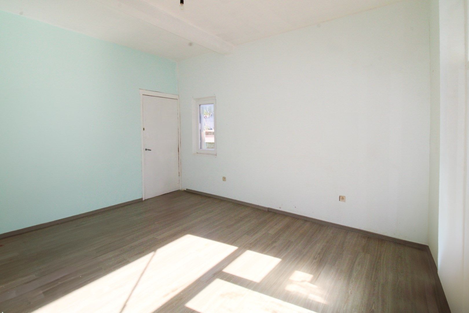 Investeren in het hart van Sint-Niklaas: Veelzijdig handelshuis met uitbreidingspotentieel in bruisend centrum te koop foto 8