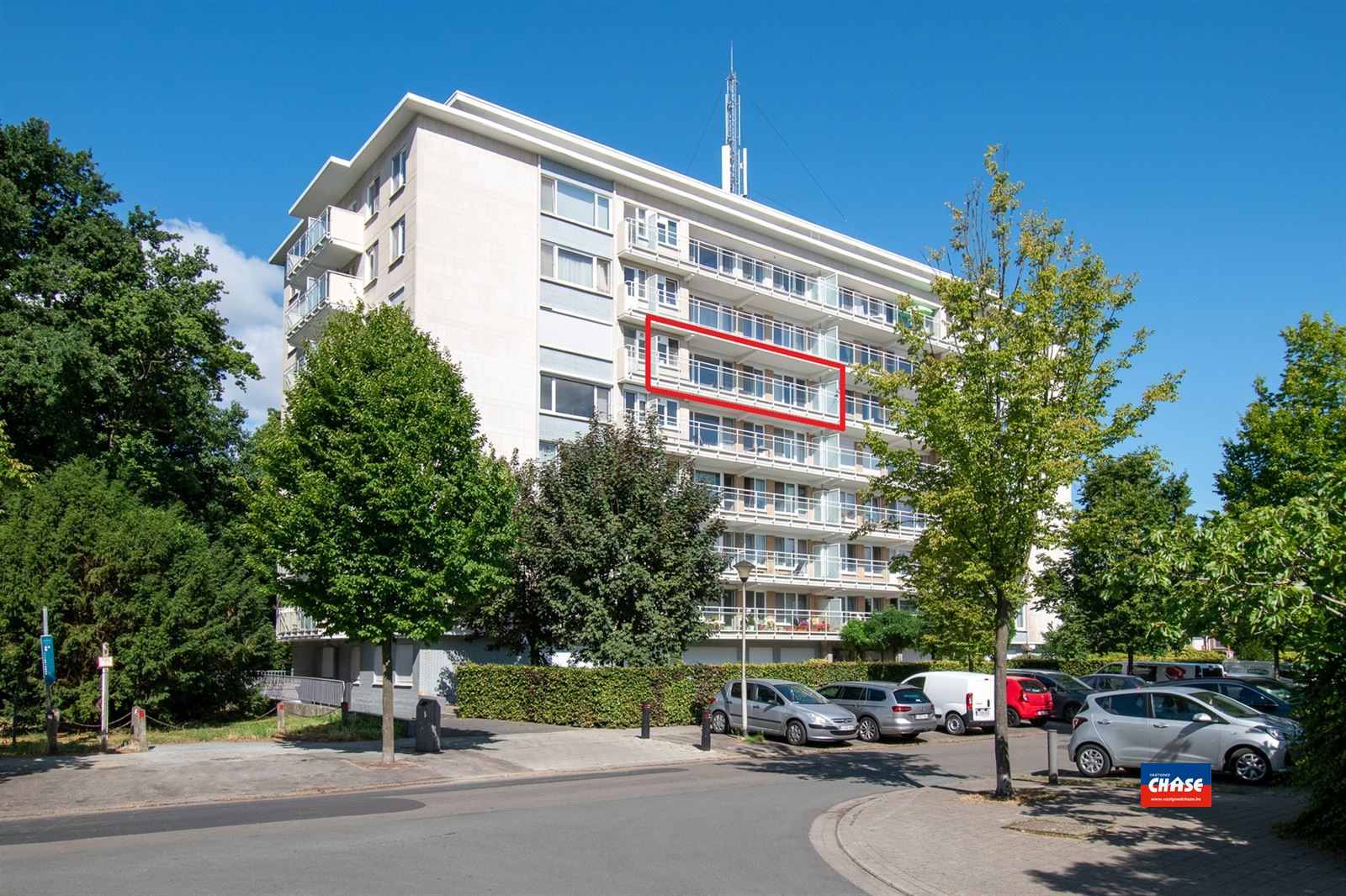 Appartement met 1 slpk + terras foto {{pictureIndex}}