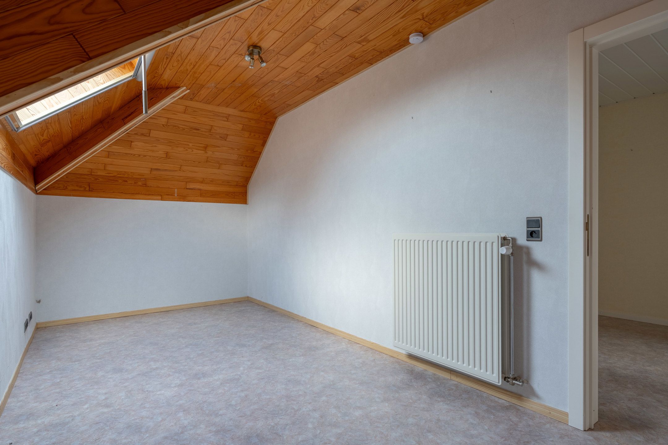 Ruime woning met 4 slpks op mooi zuidperceel van 1.041 m²  foto 27