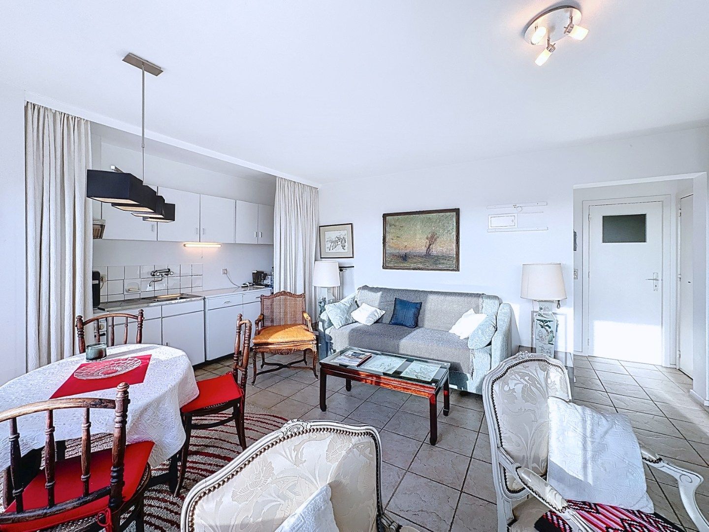 Ruime studio gelegen aan de achterzijde van de Zeedijk foto 4