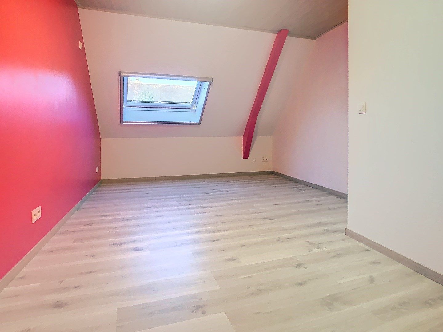 Rustig gelegen en instapklare woning met 3 slaapkamers, zonnepanelen en batterij  foto 7