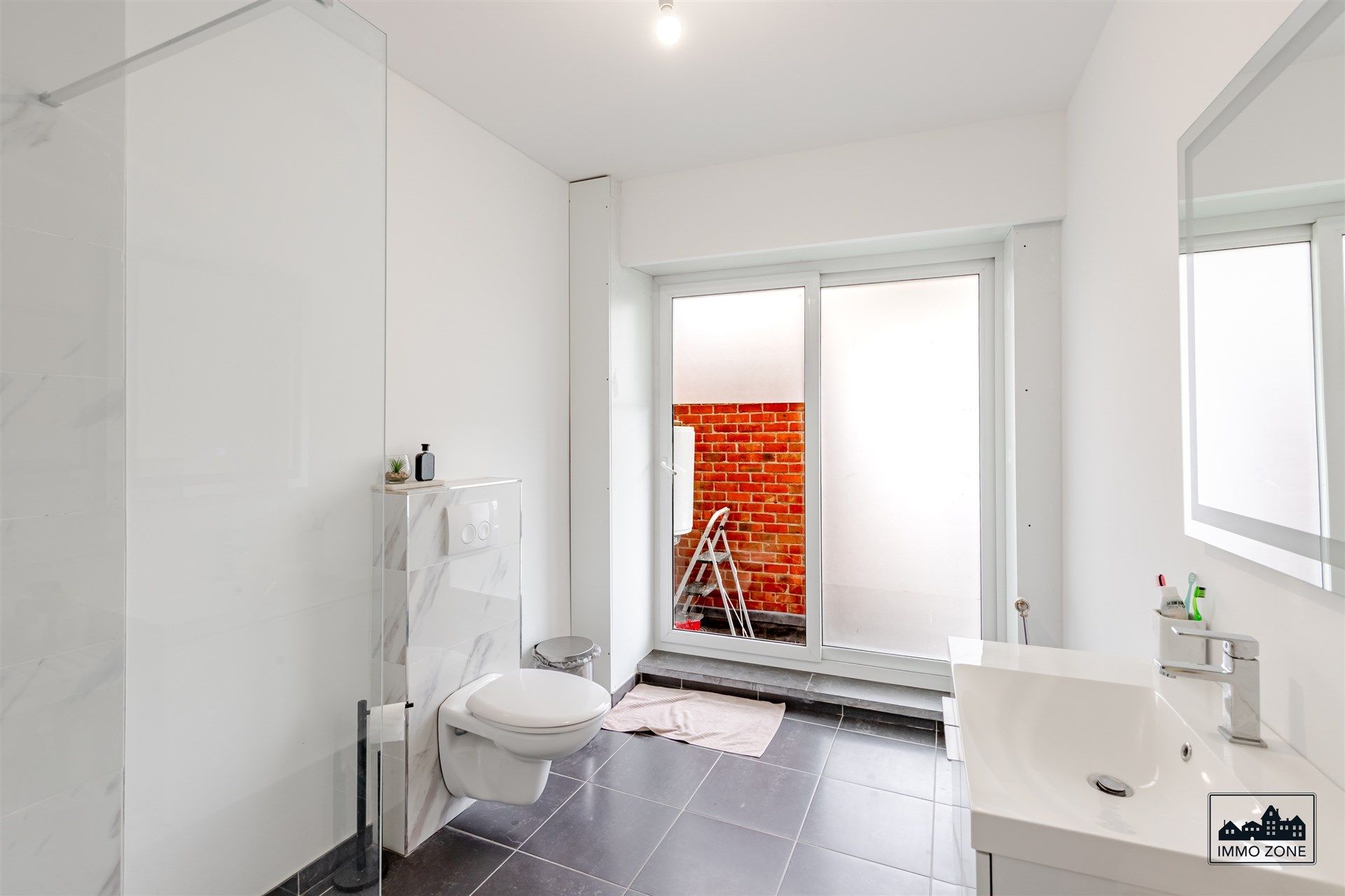 Ruime 4-Slaapkamerwoning met 2 Badkamers in Ruisbroek foto 13