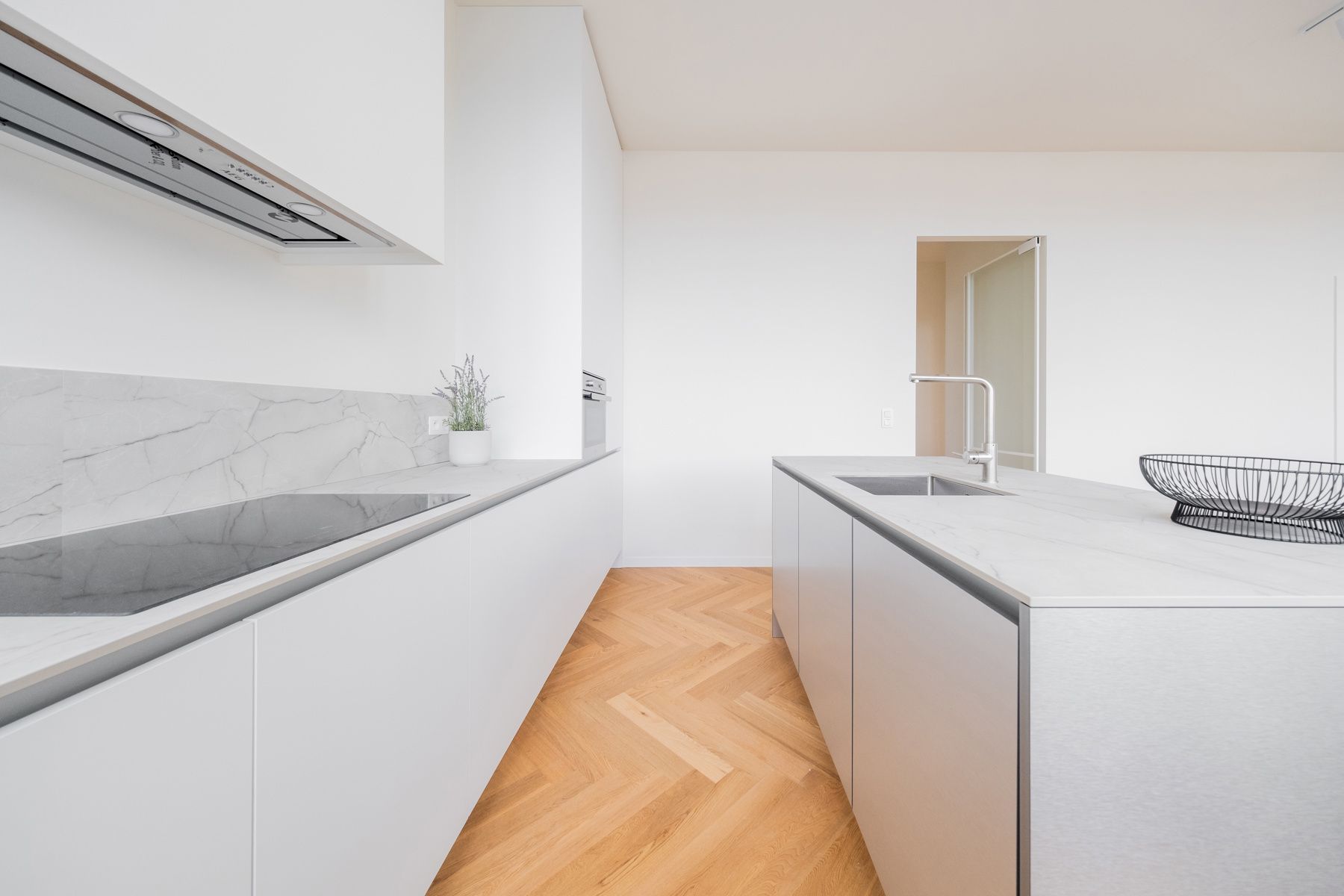 Gerenoveerd 2slpk appartement met terras super energiezuinig foto 3